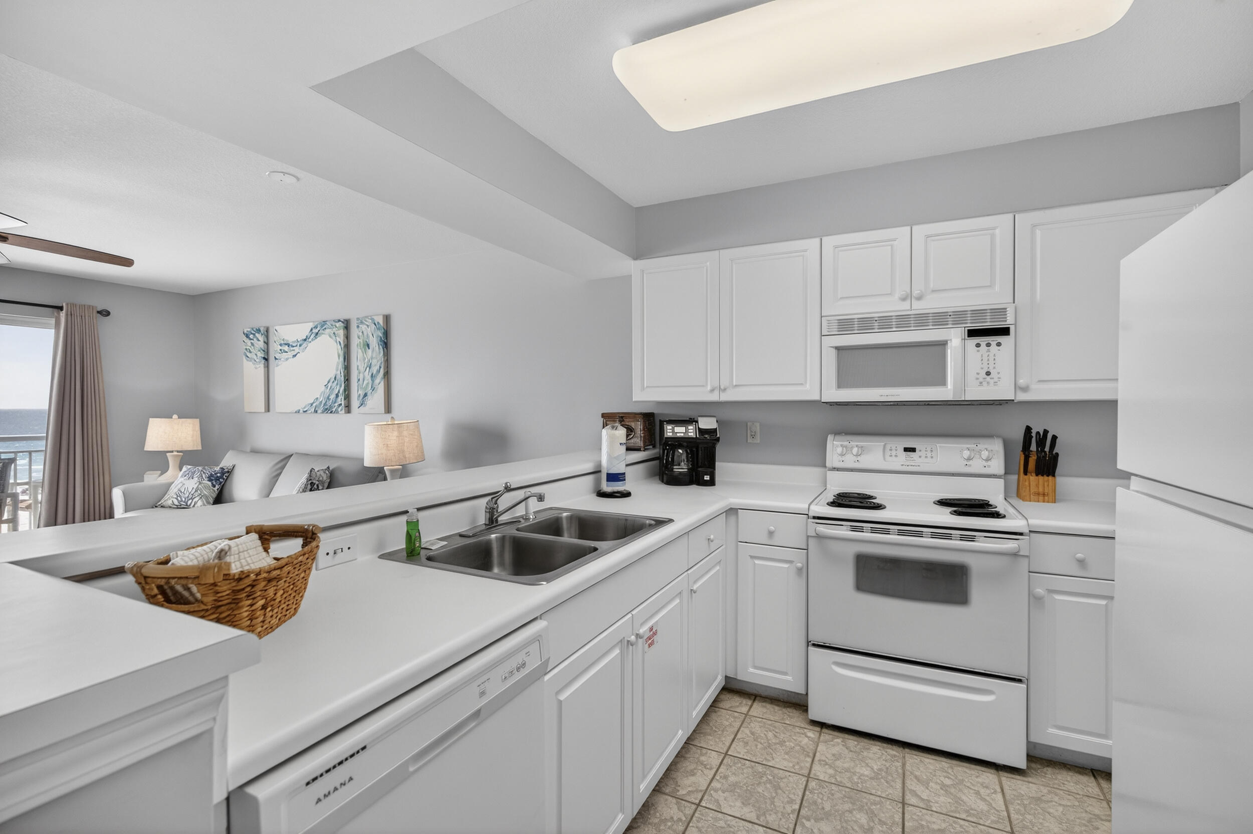 866 Santa Rosa Boulevard 305