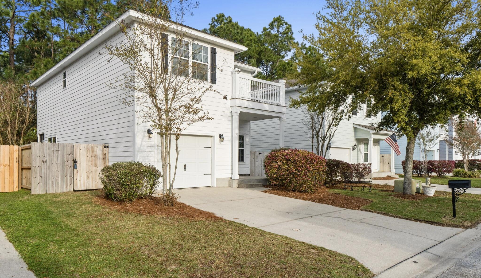 90 Mosaic Oaks Circle