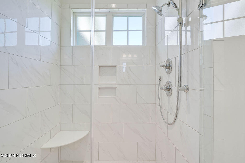 1236 Mandevilla Drive SE