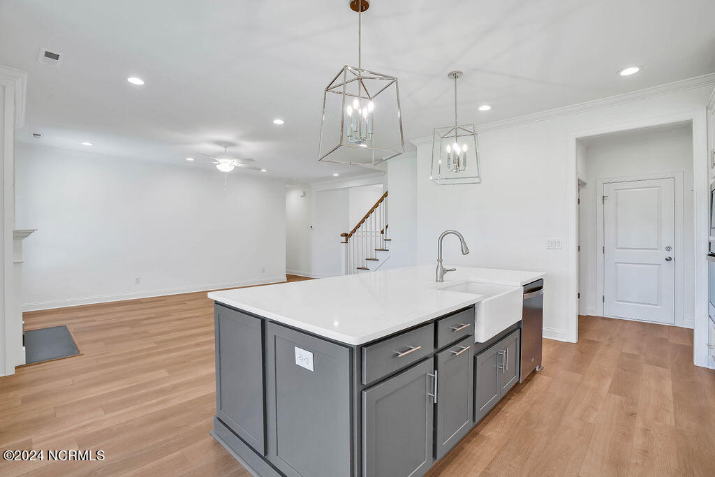 1236 Mandevilla Drive SE