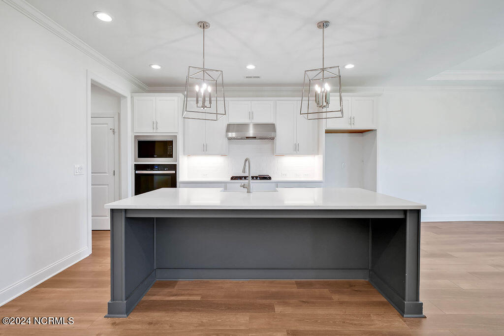 1236 Mandevilla Drive SE