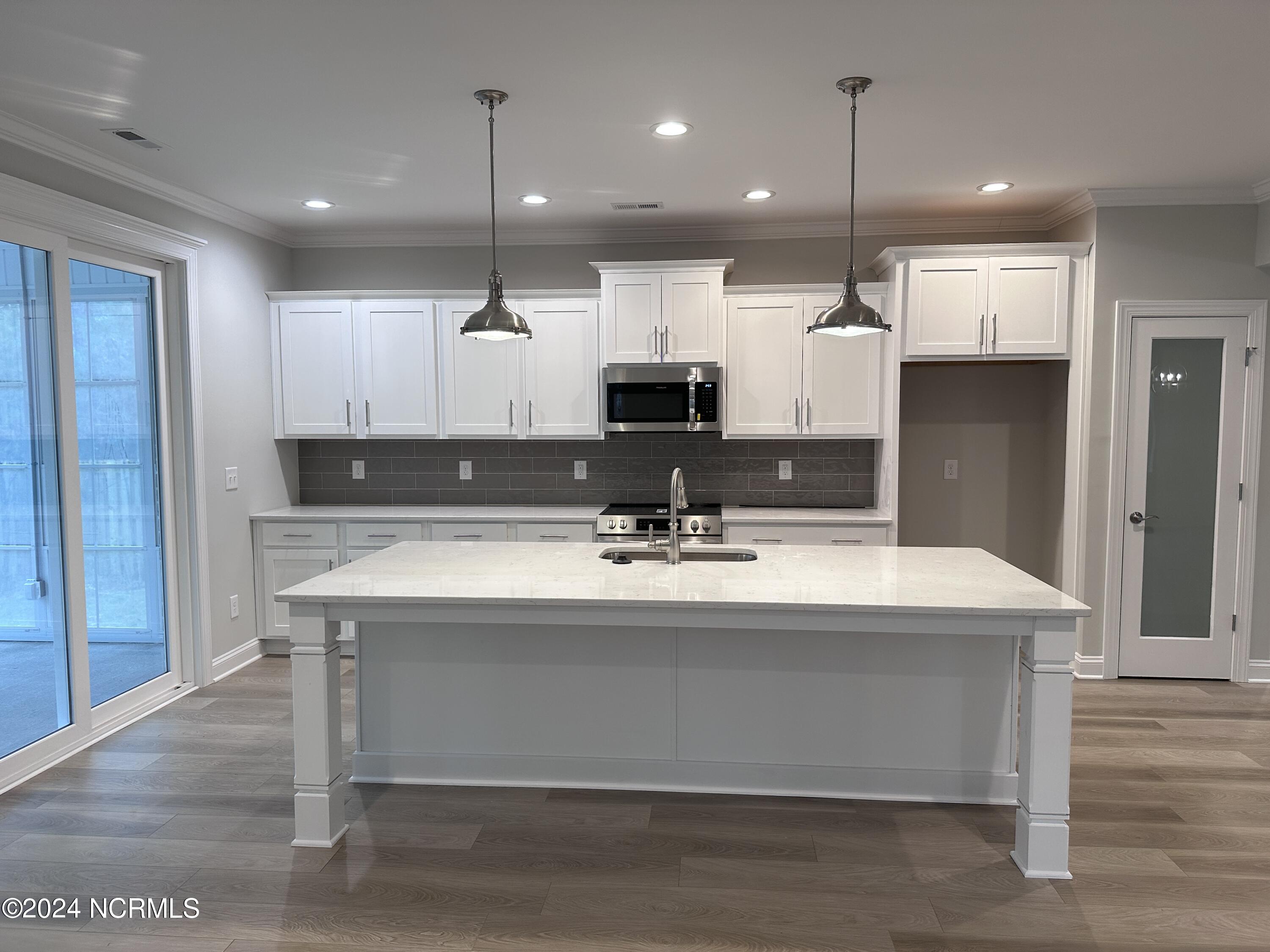 1211 Mandevilla Drive SE