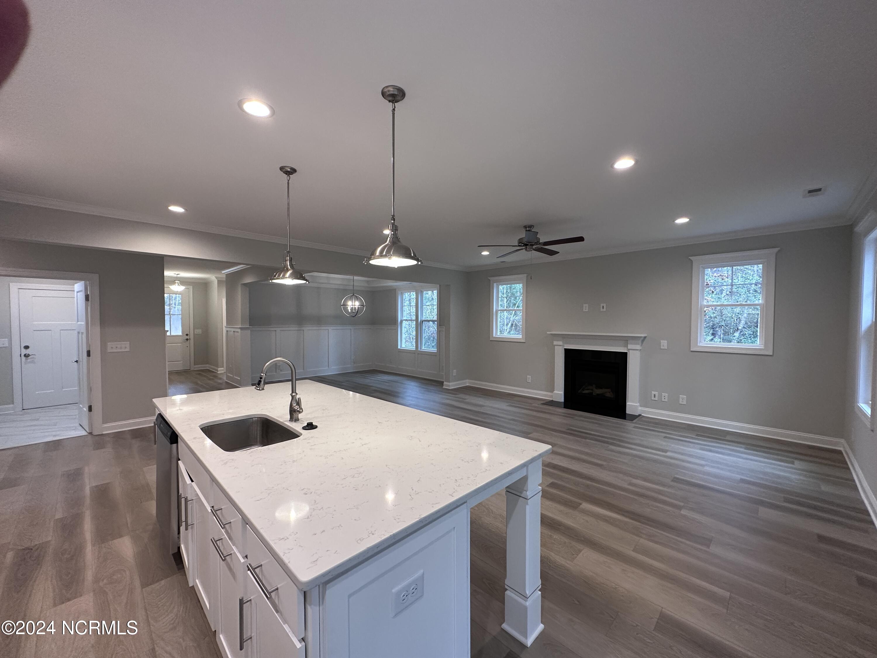 1211 Mandevilla Drive SE