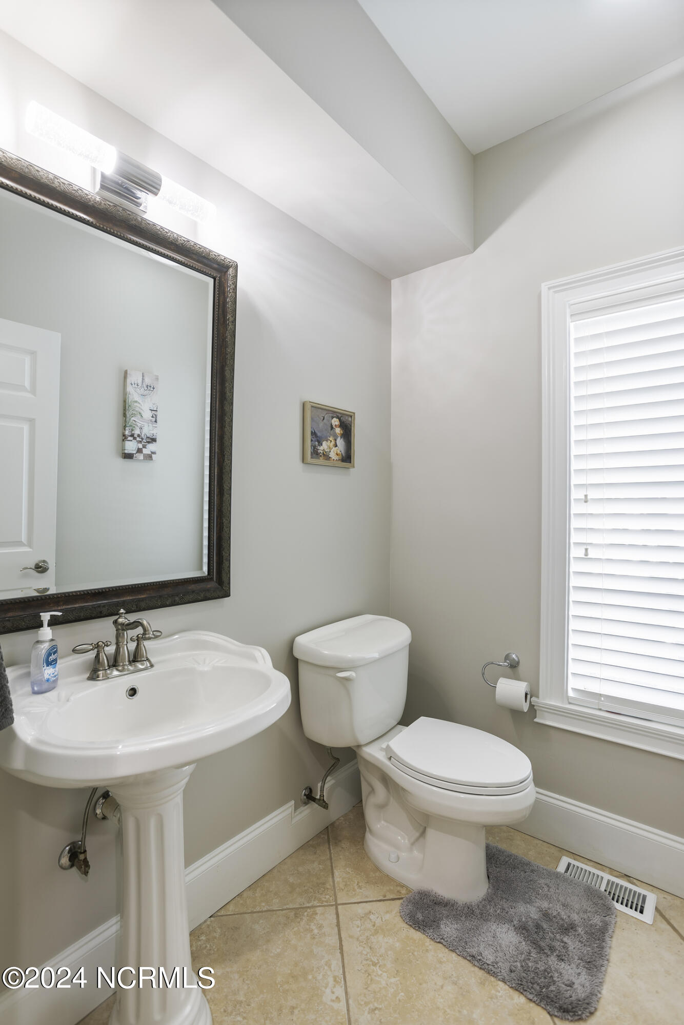 522 Medcalf Drive SW