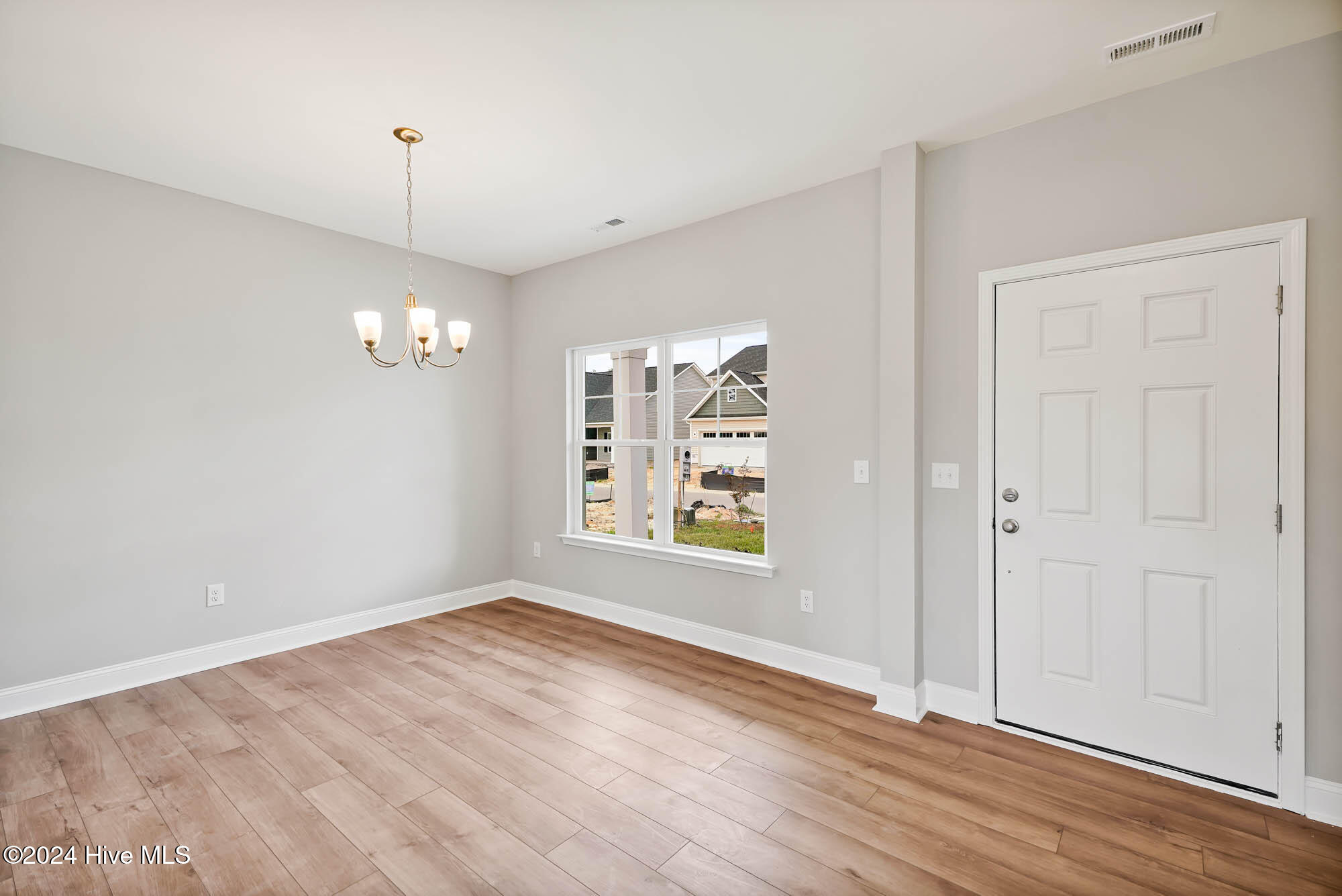 843 Red Sky Drive NE