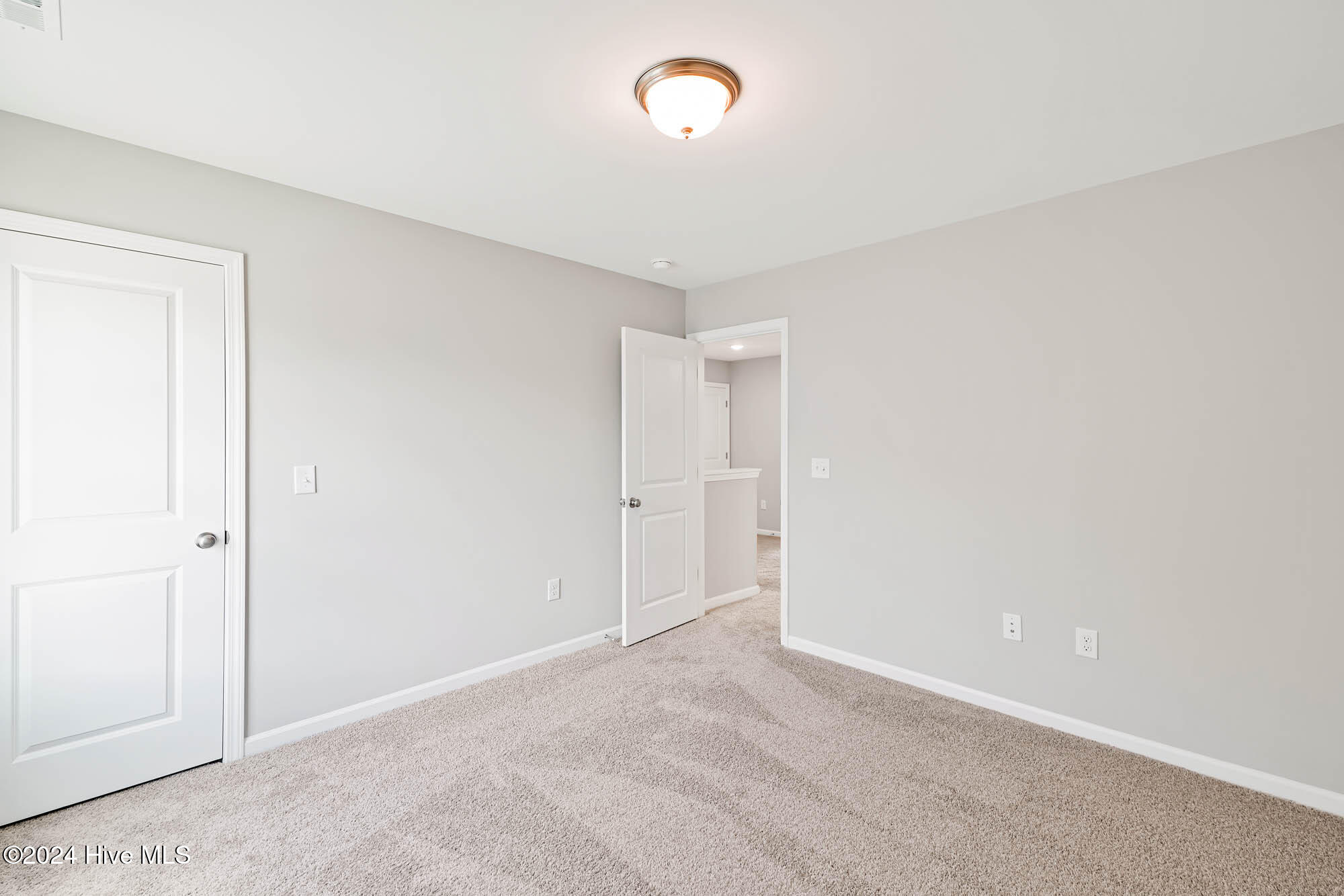 843 Red Sky Drive NE