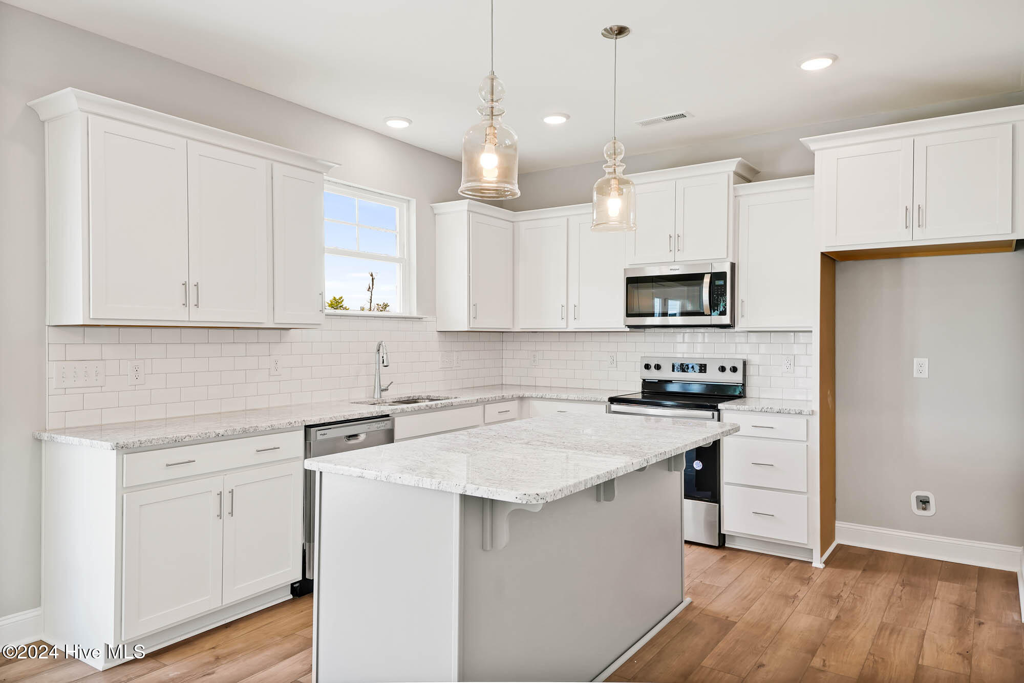 843 Red Sky Drive NE