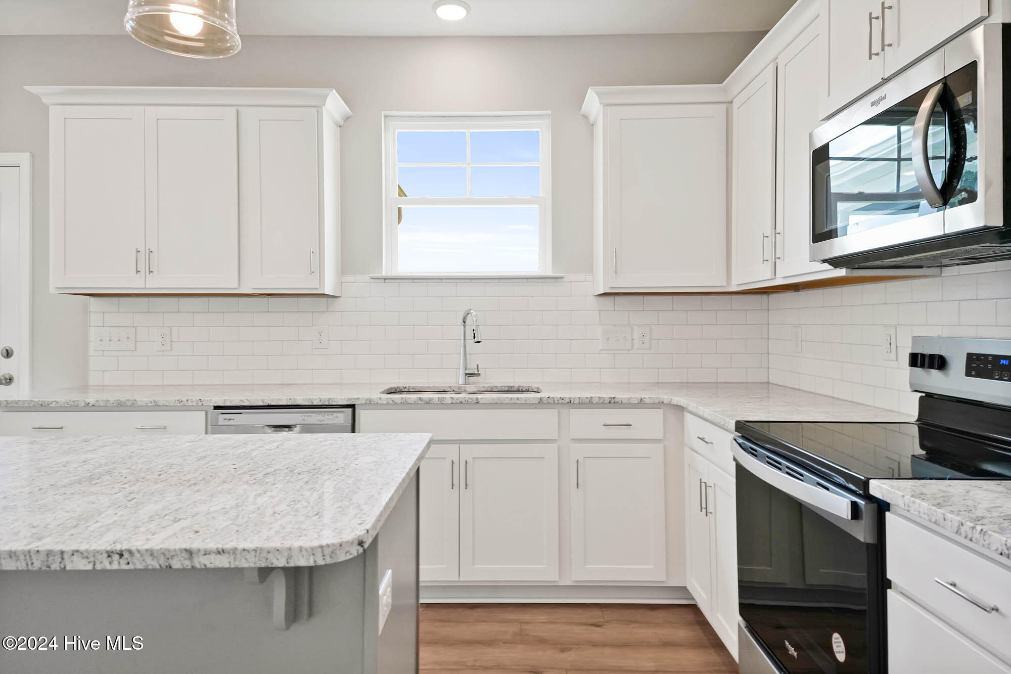 843 Red Sky Drive NE