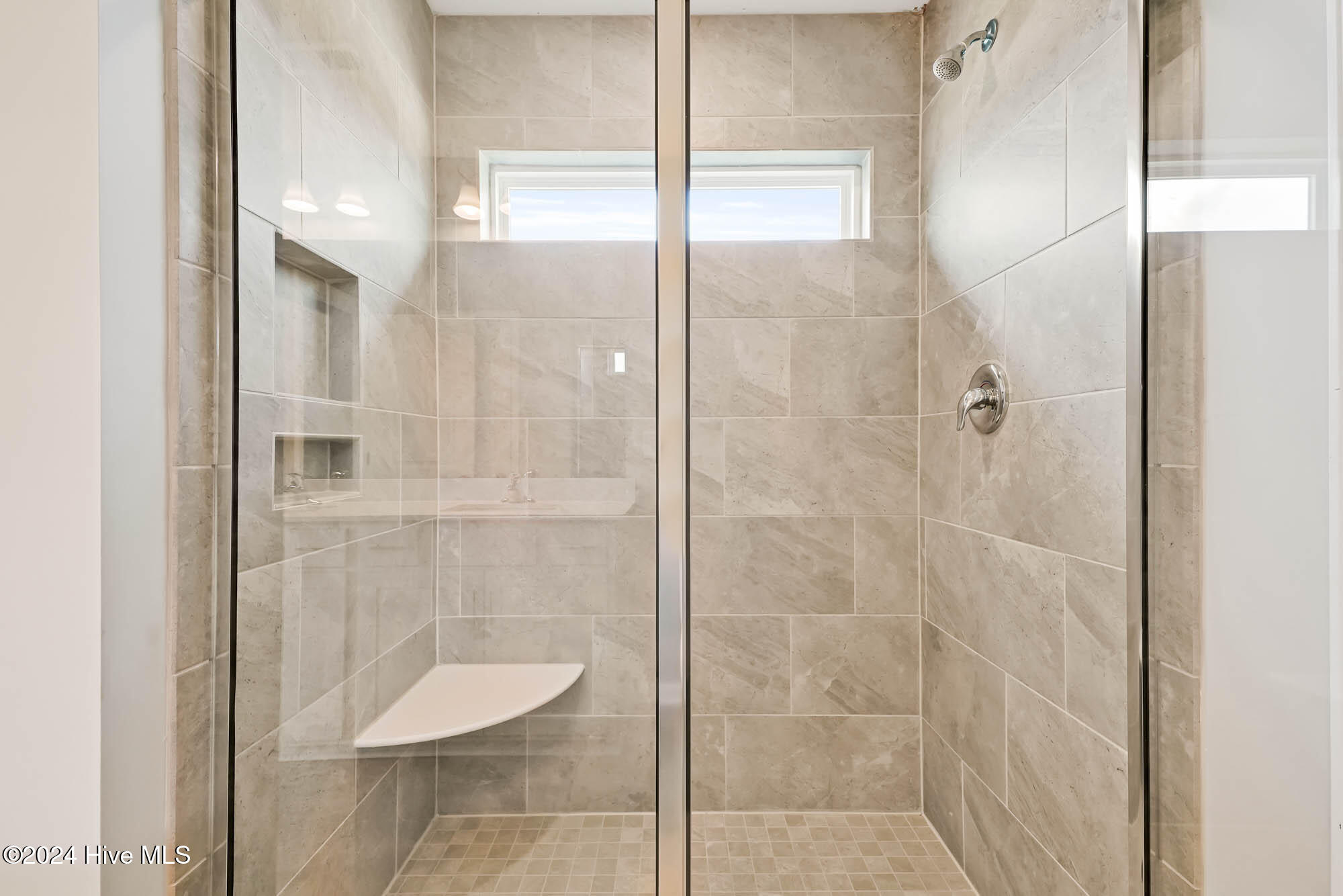 843 Red Sky Drive NE