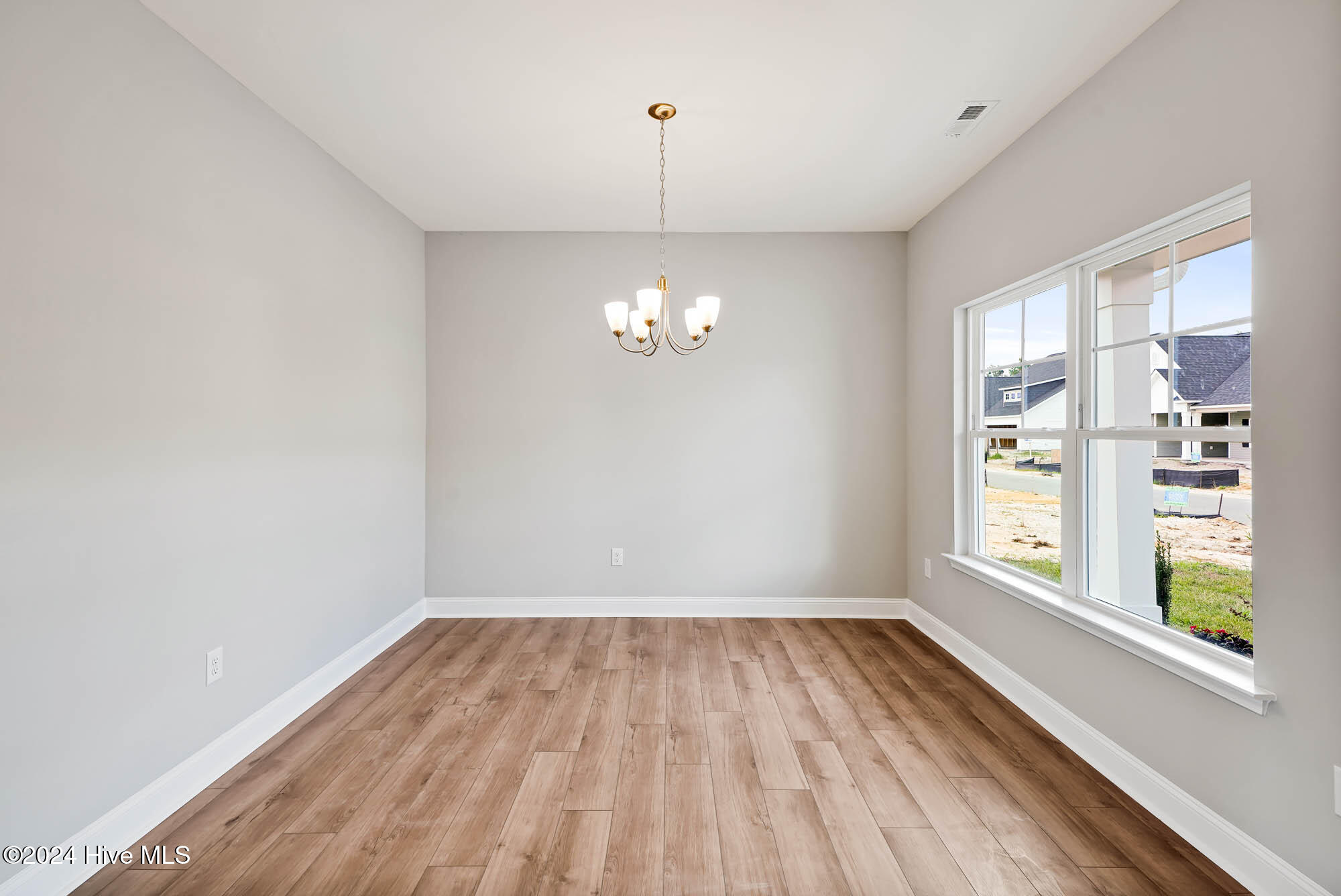 843 Red Sky Drive NE