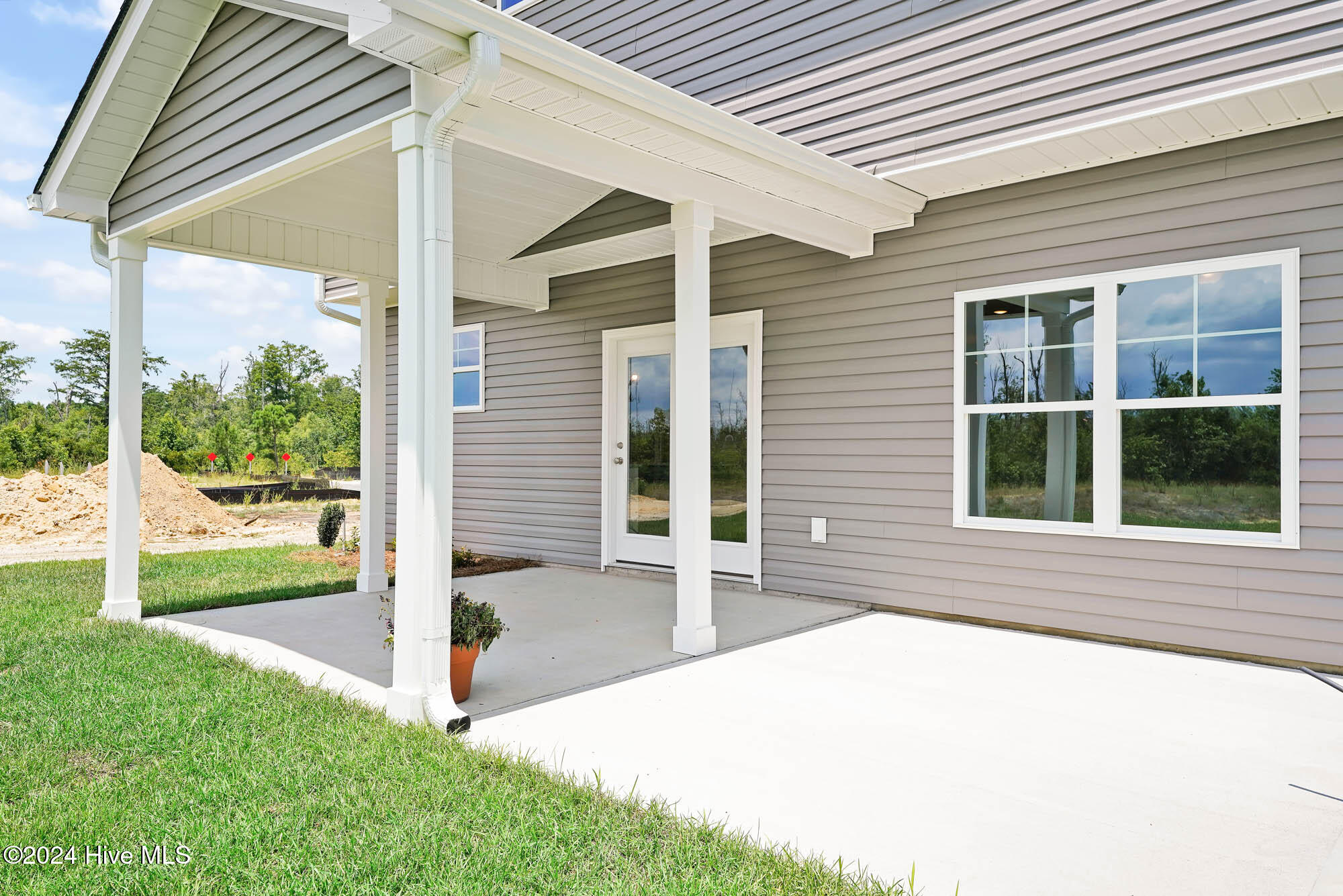 843 Red Sky Drive NE