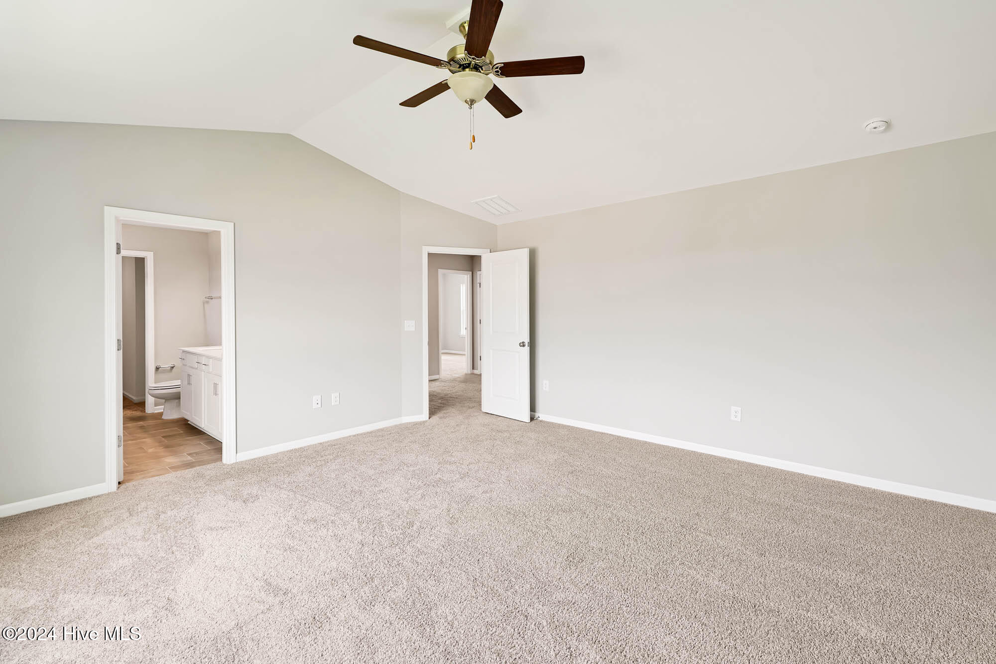 843 Red Sky Drive NE