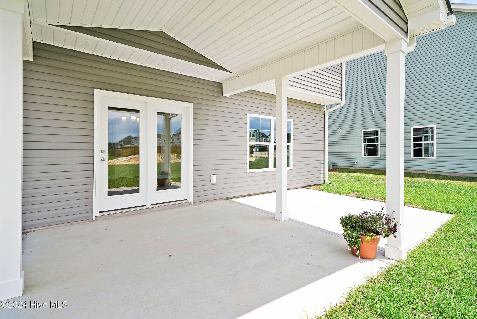 843 Red Sky Drive NE