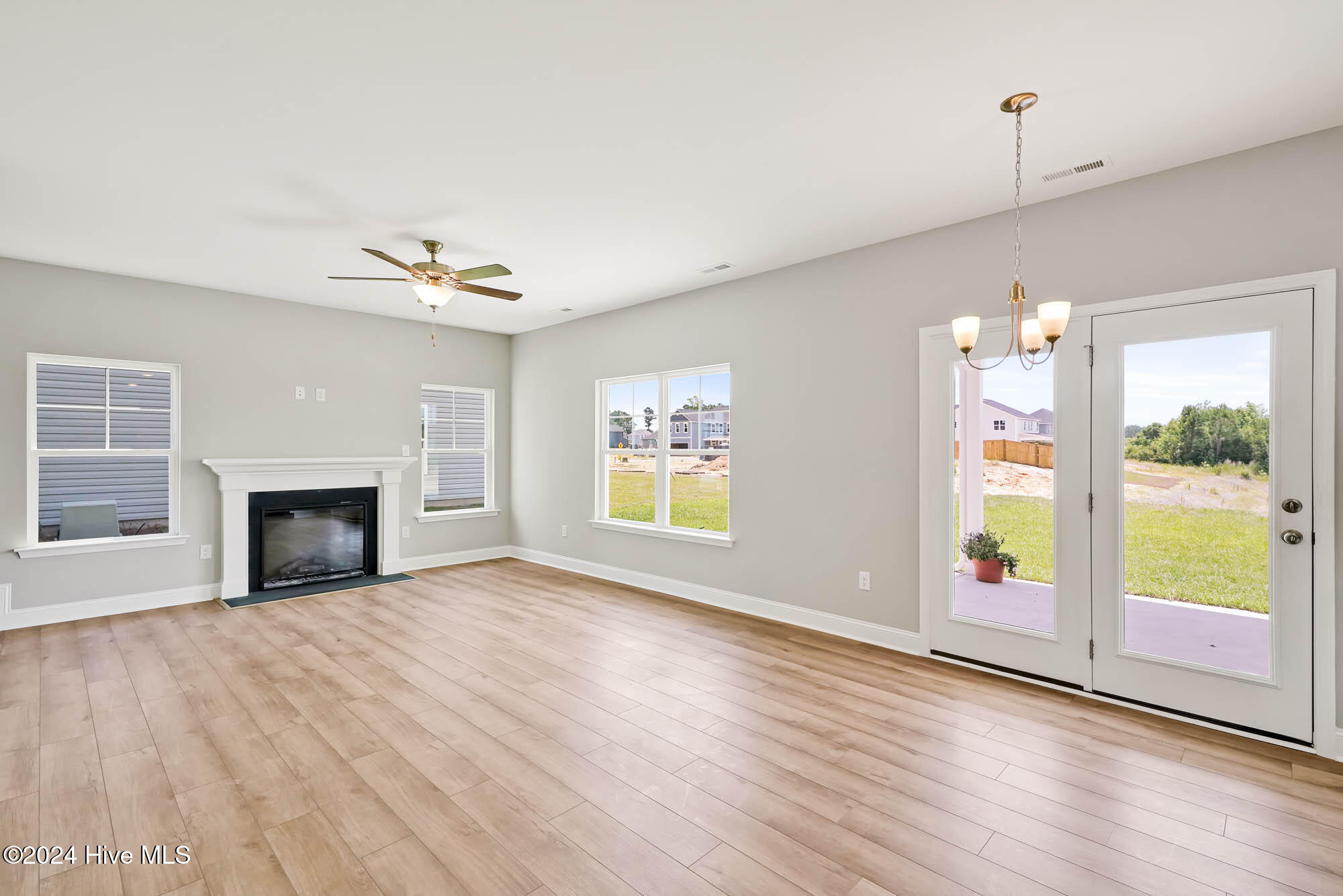 843 Red Sky Drive NE