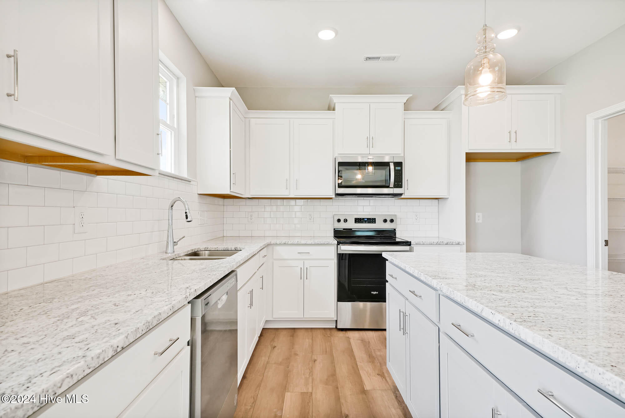 843 Red Sky Drive NE