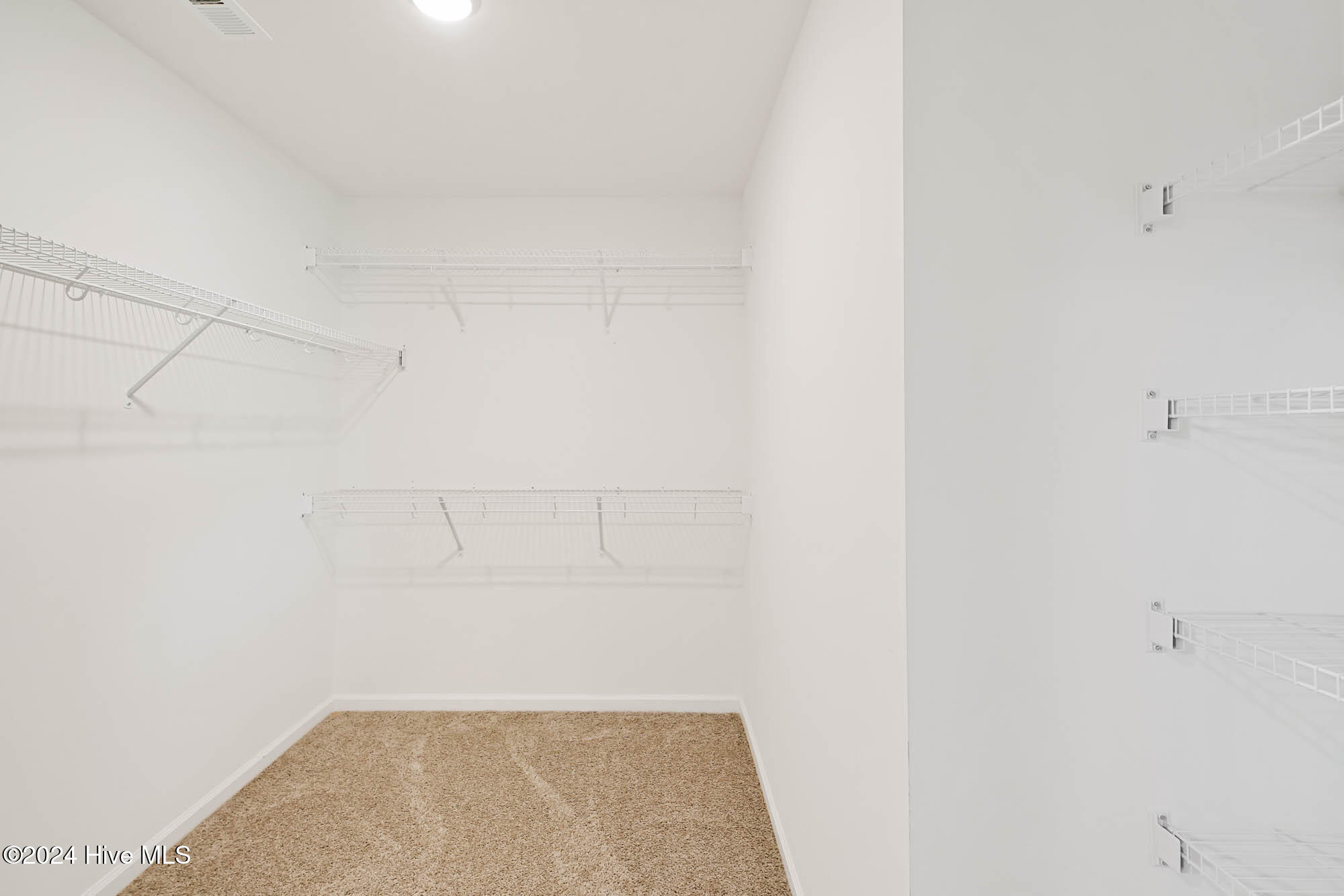 843 Red Sky Drive NE