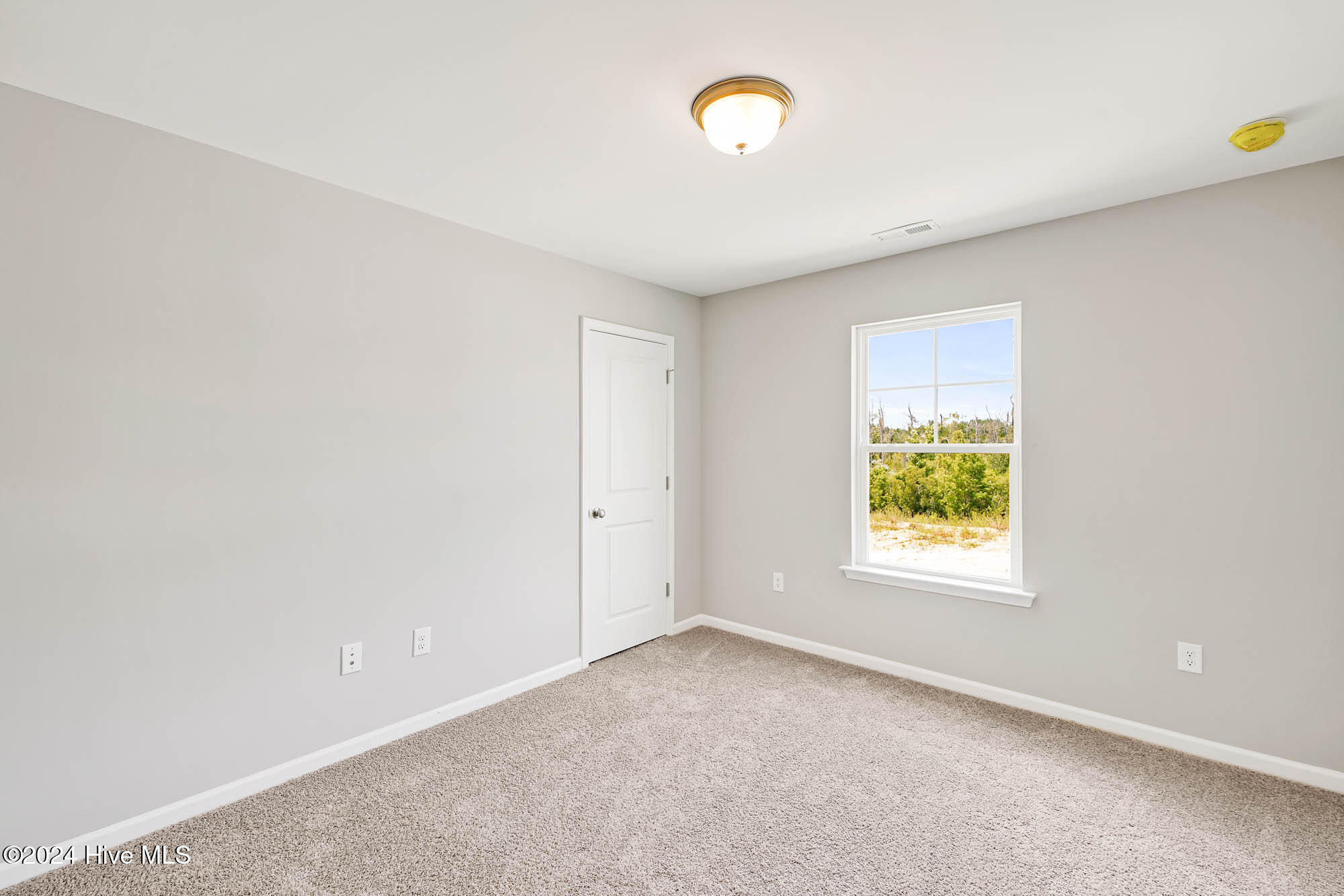 843 Red Sky Drive NE