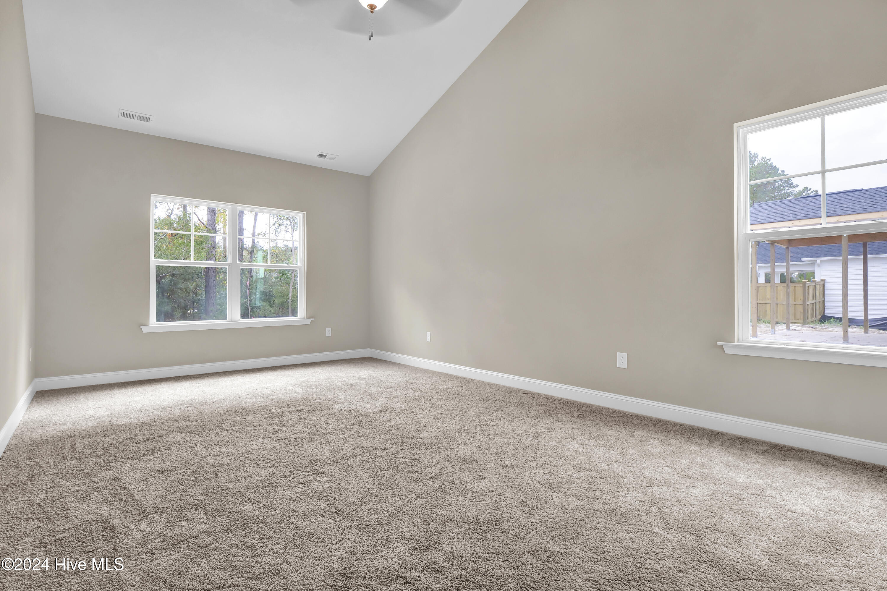 2013 Twilight Drive NE