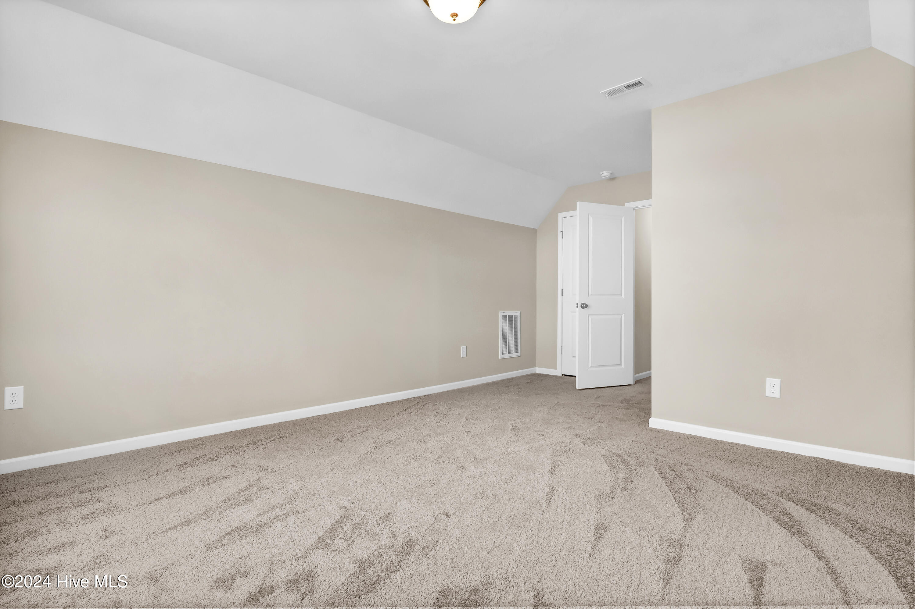 2013 Twilight Drive NE