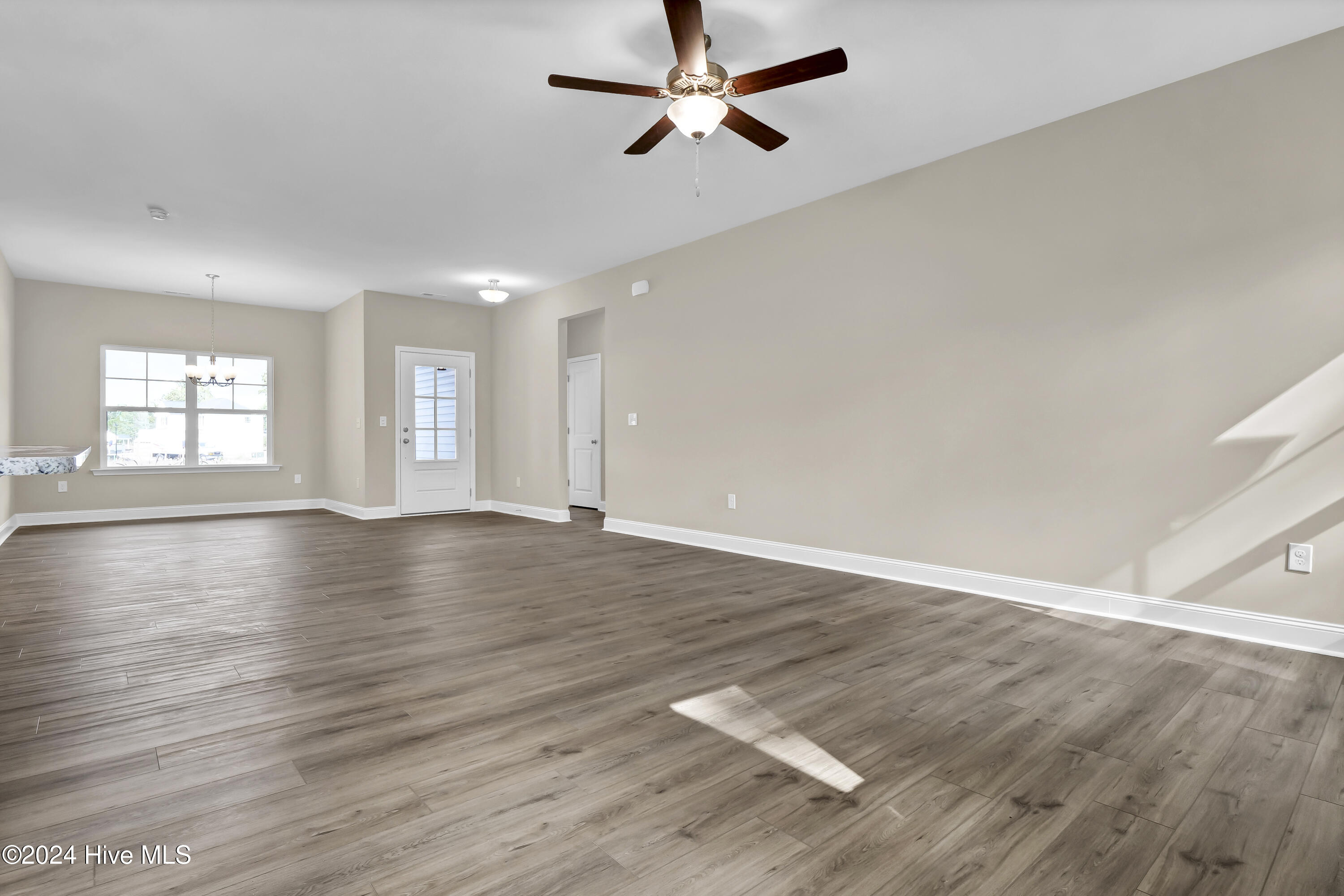 2013 Twilight Drive NE