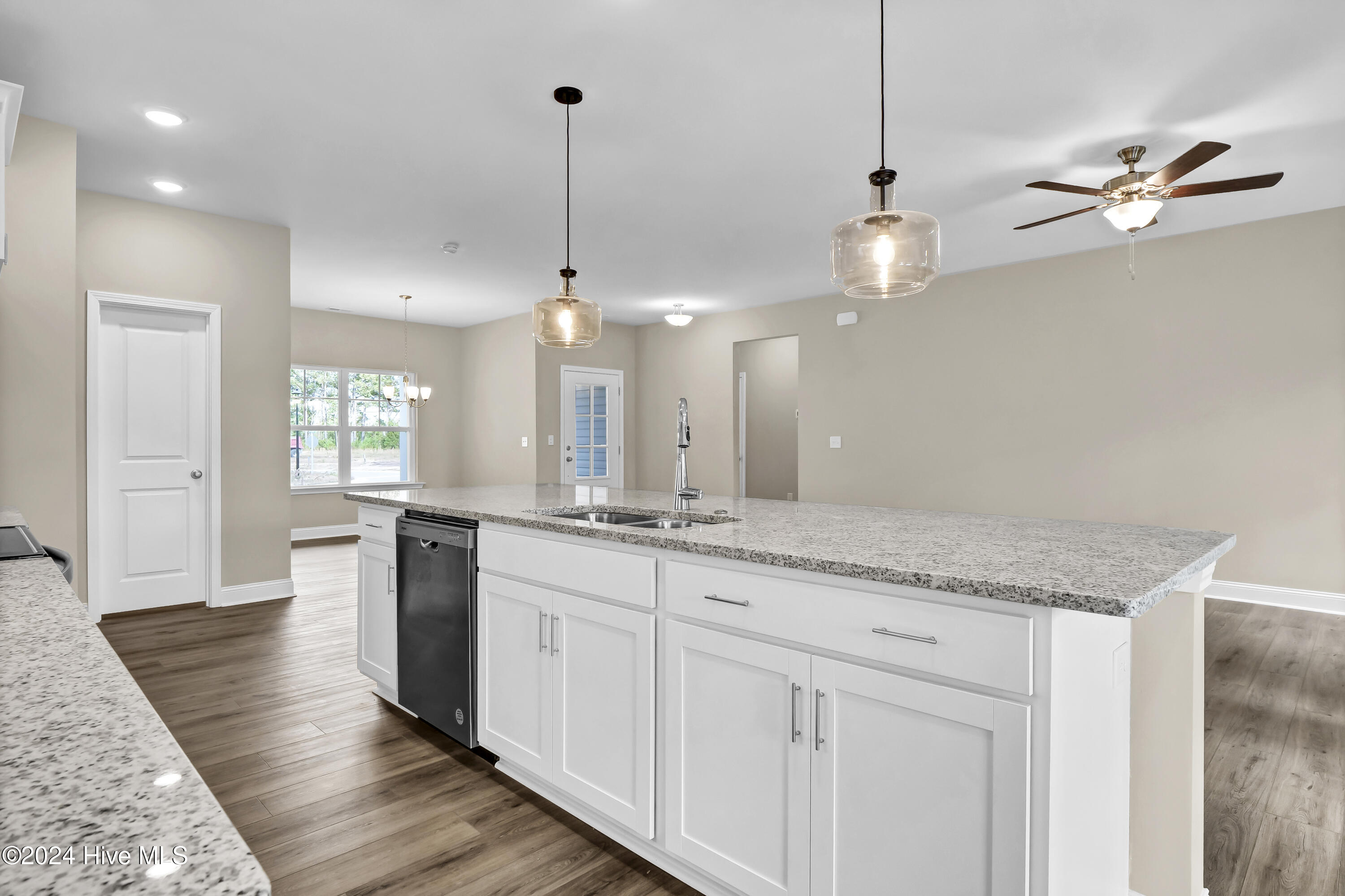2013 Twilight Drive NE