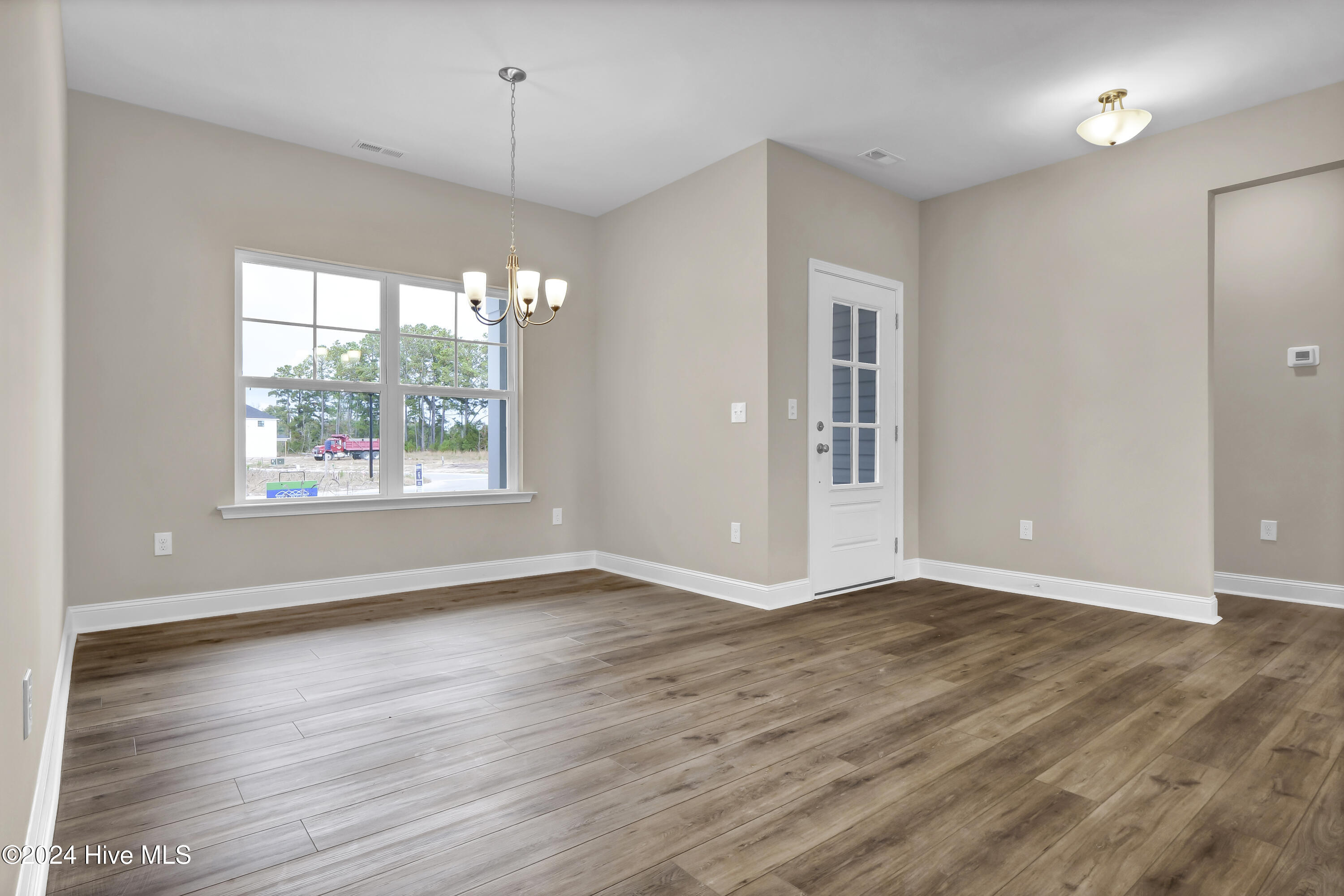 2013 Twilight Drive NE