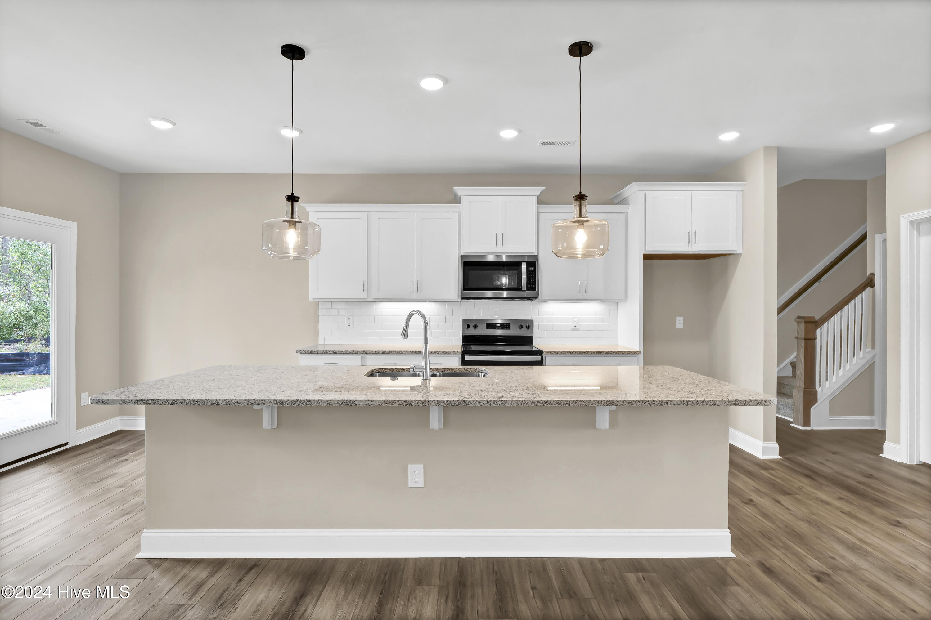 2013 Twilight Drive NE