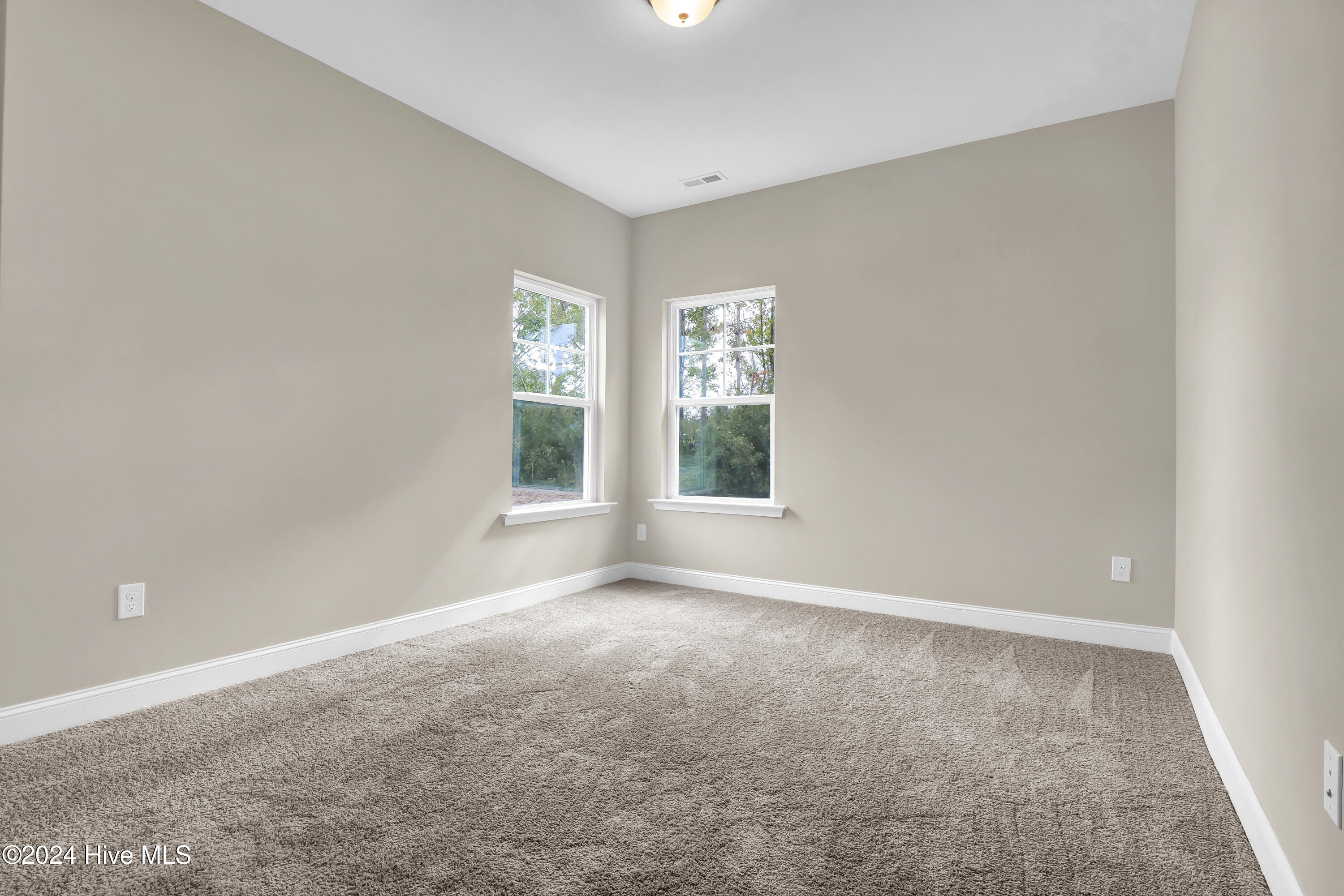 2013 Twilight Drive NE