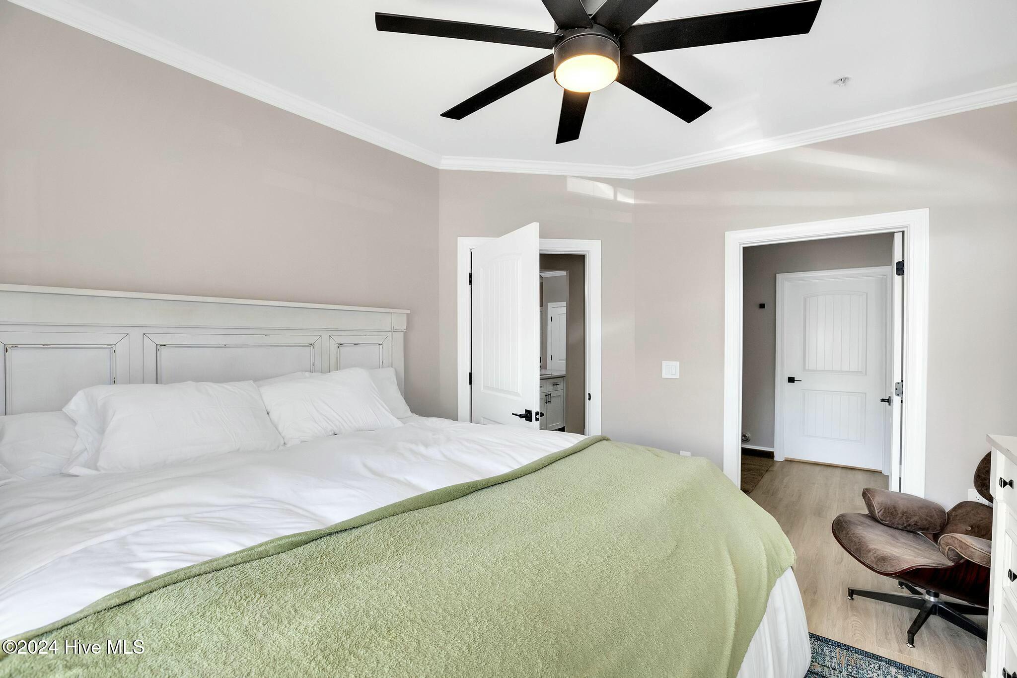 100 Gateway Condos Drive, 110