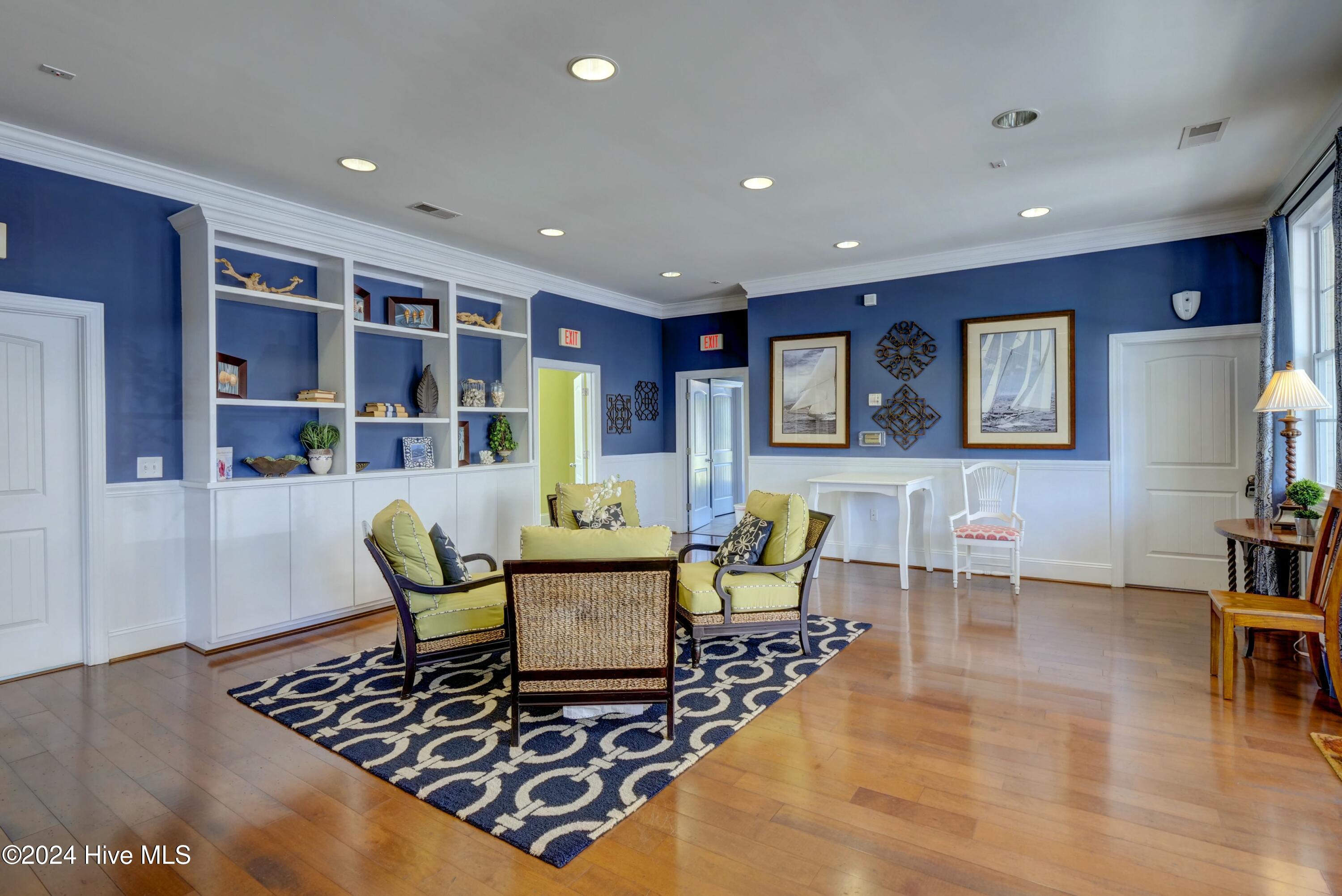 100 Gateway Condos Drive, 110