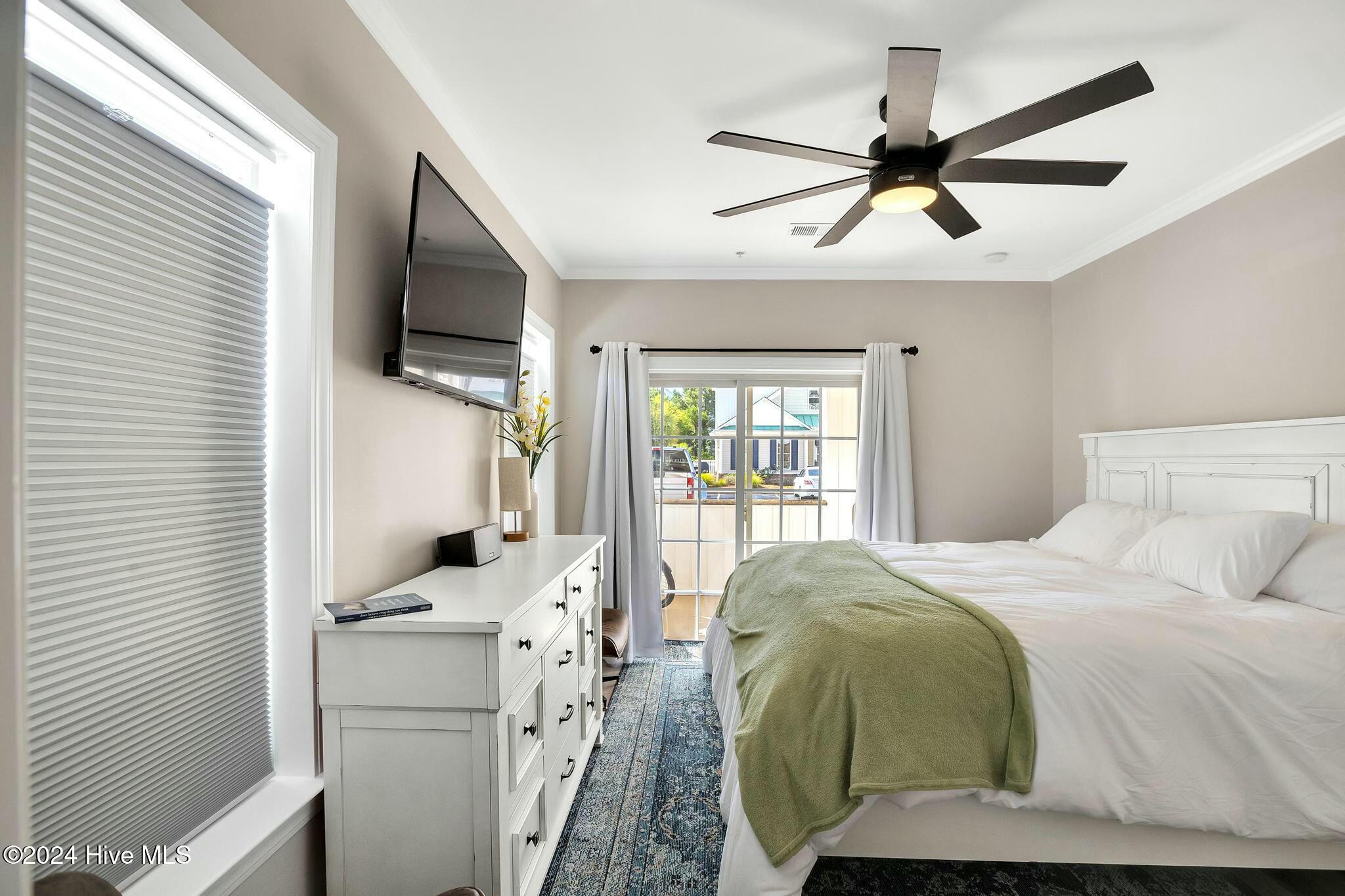 100 Gateway Condos Drive, 110