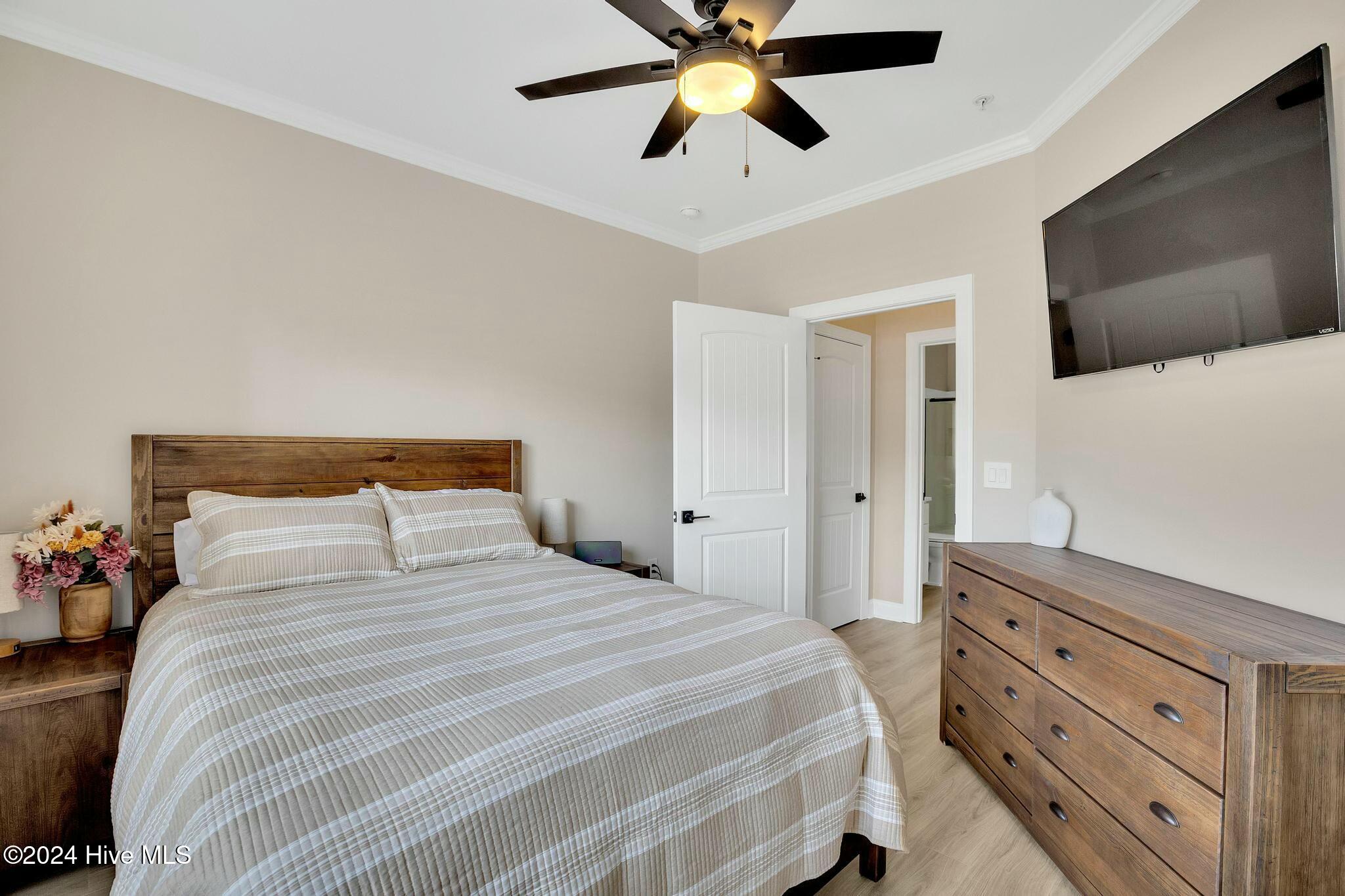 100 Gateway Condos Drive, 110