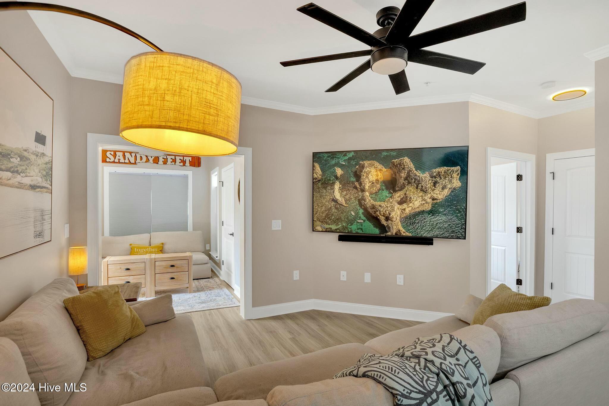 100 Gateway Condos Drive, 110