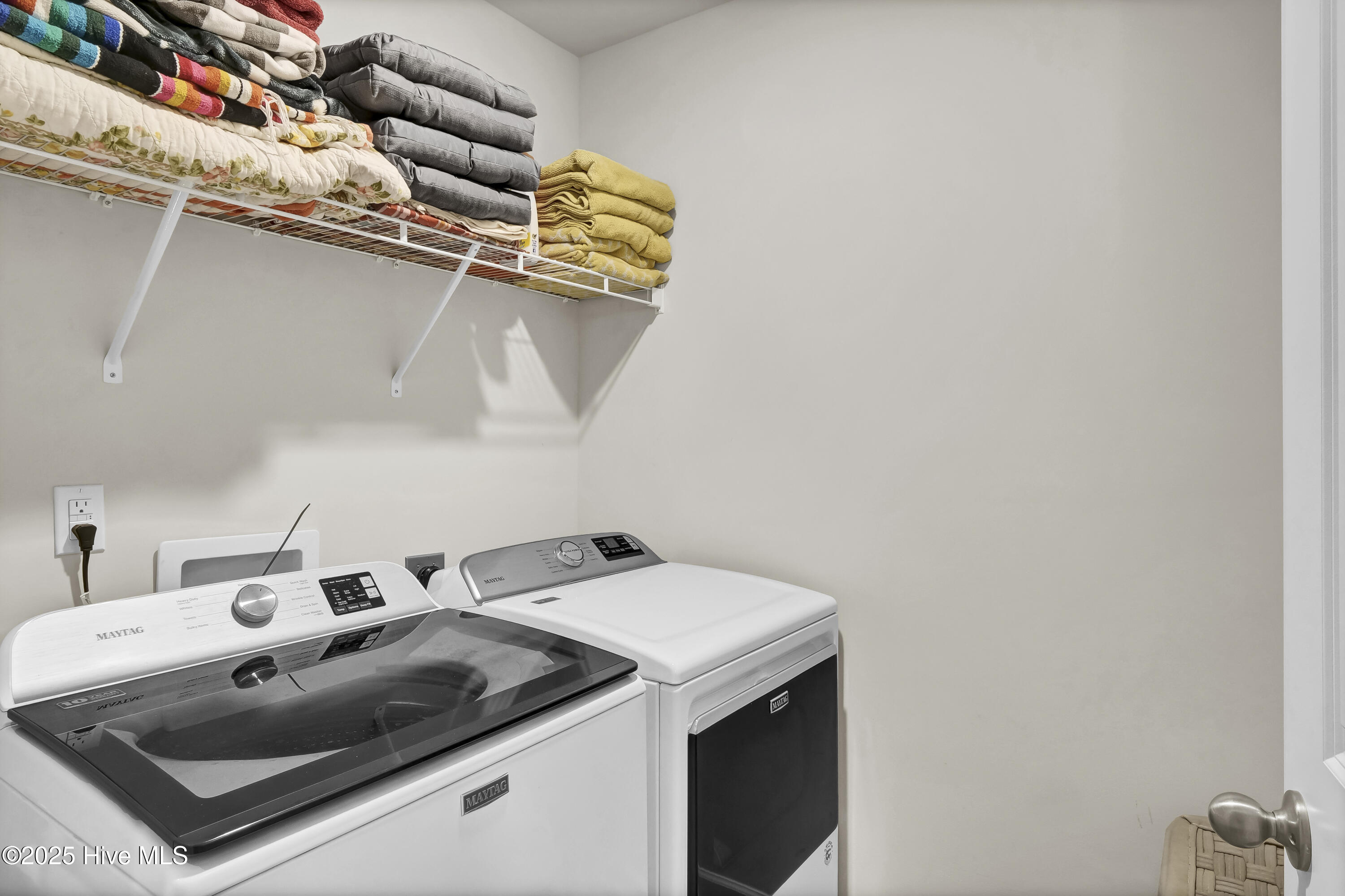 9128 Oak Grove Court NE