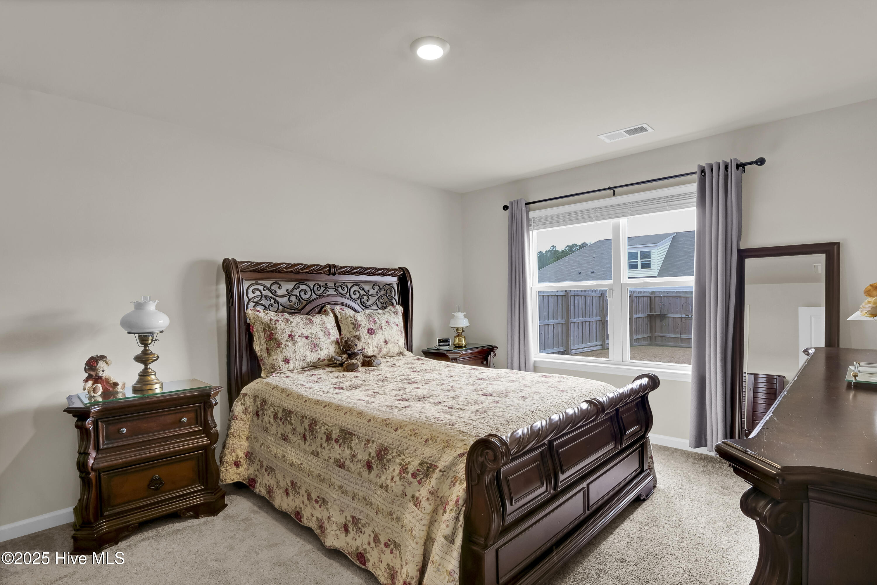 9128 Oak Grove Court NE