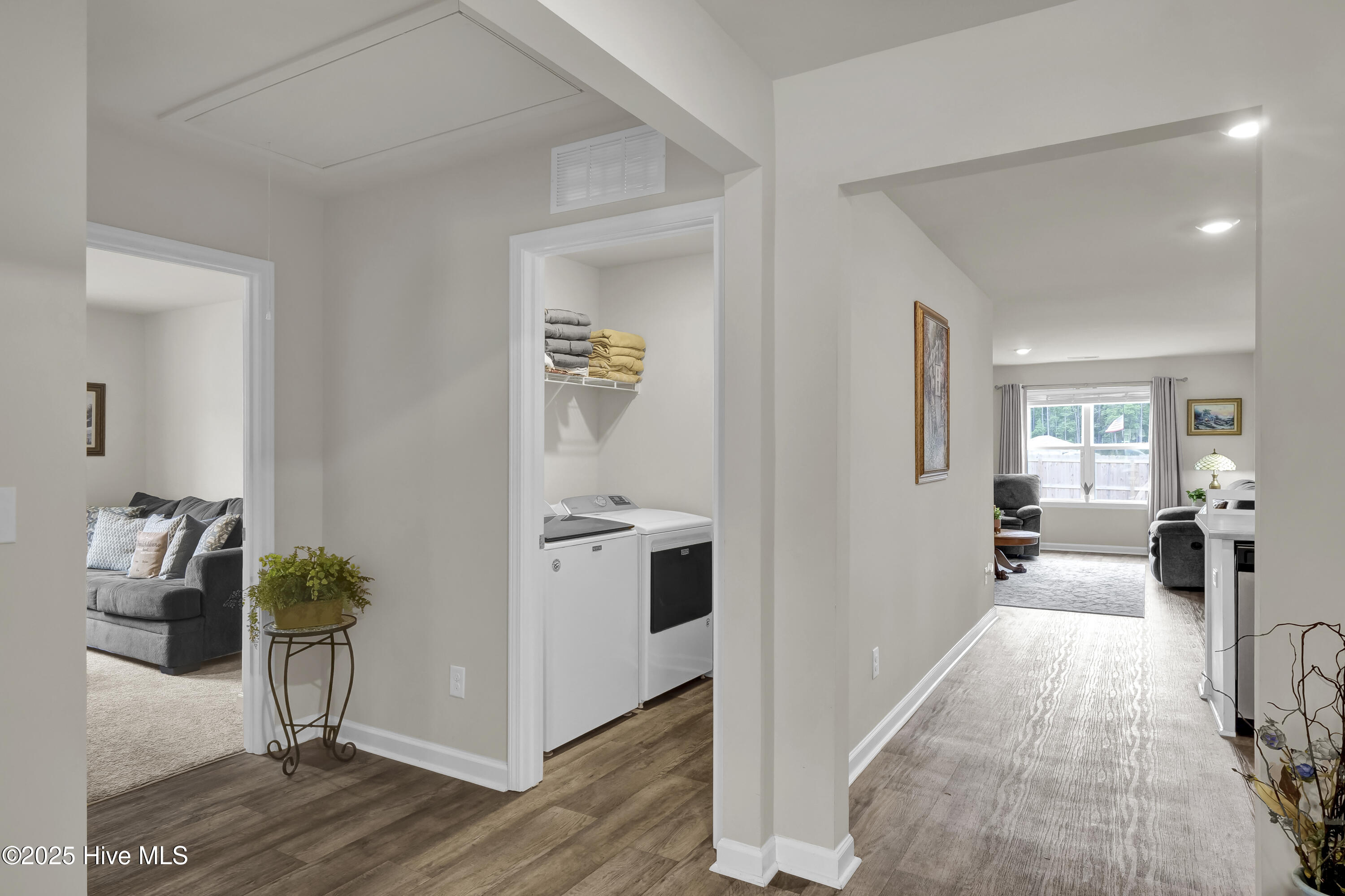 9128 Oak Grove Court NE