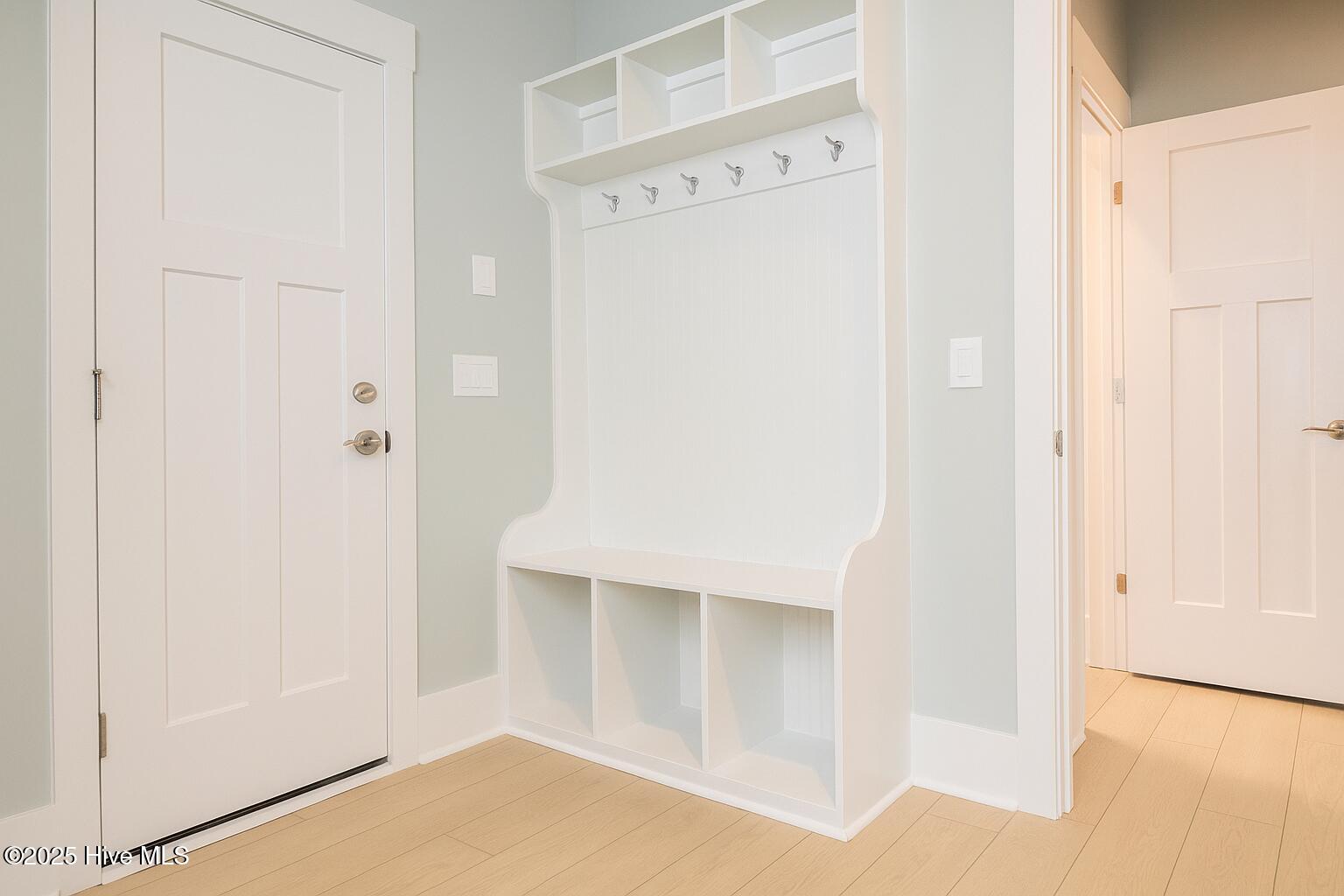 3347 Island Lakes Drive