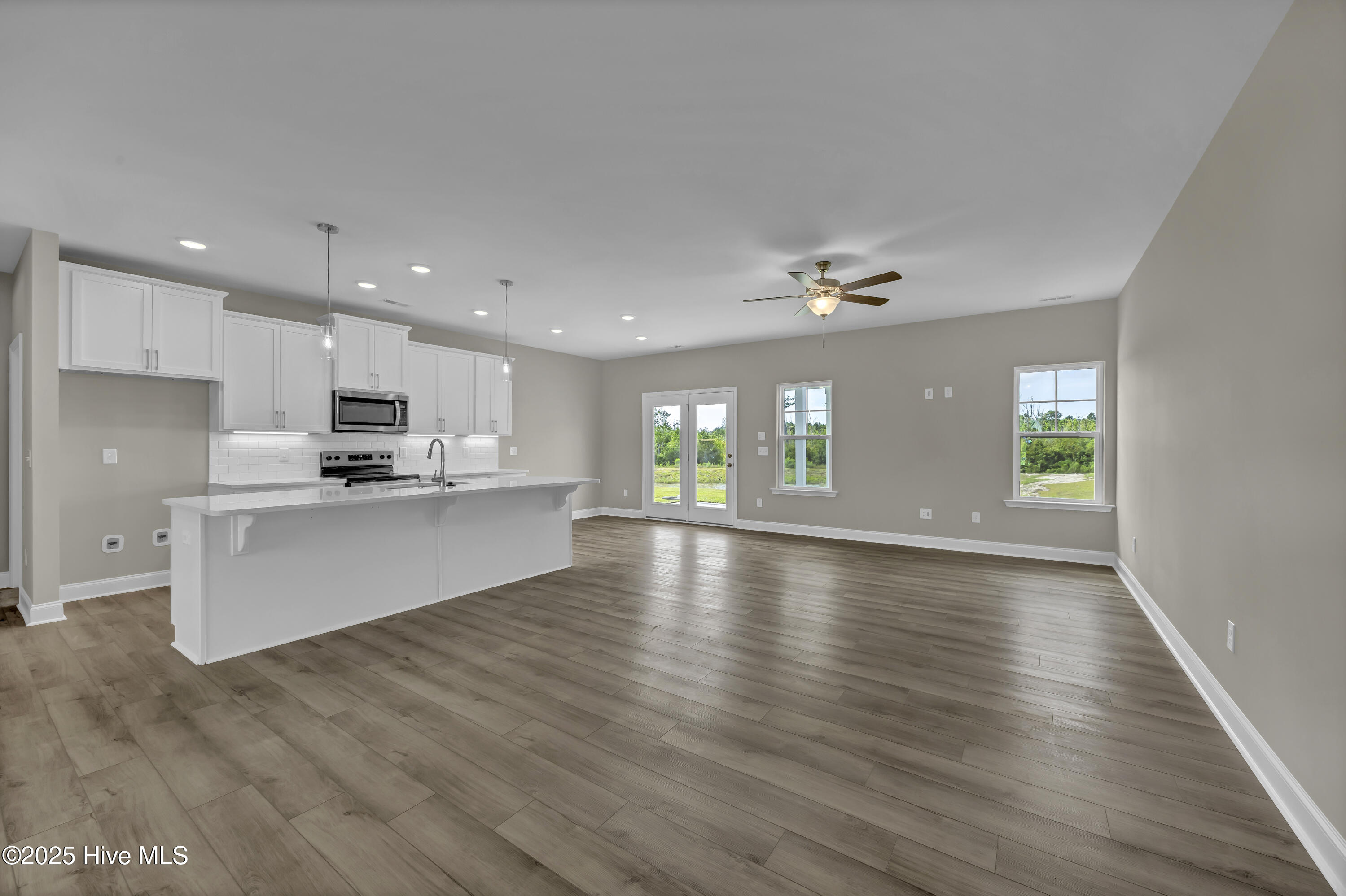 1053 Setting Sun Boulevard NE