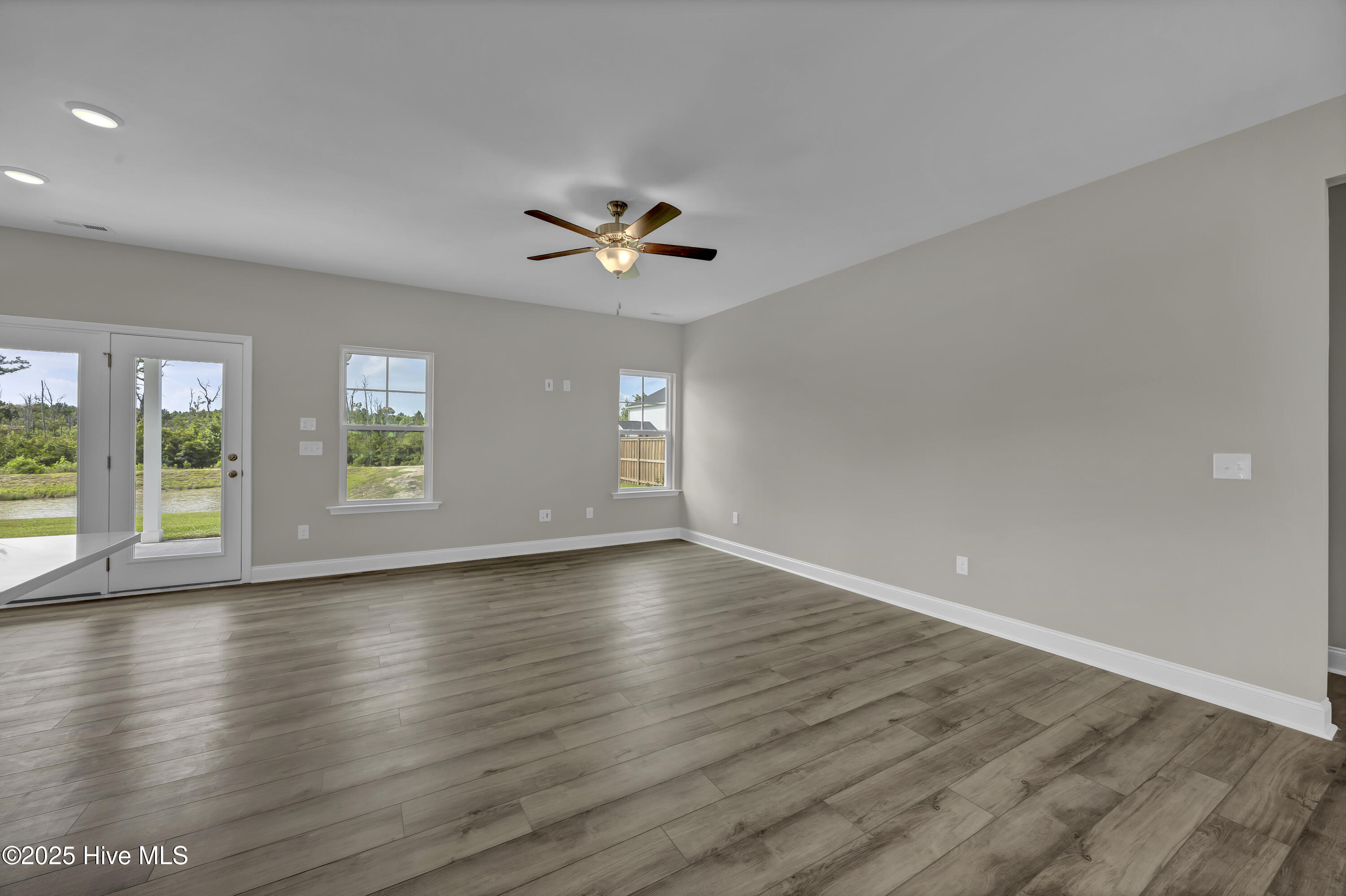 1053 Setting Sun Boulevard NE