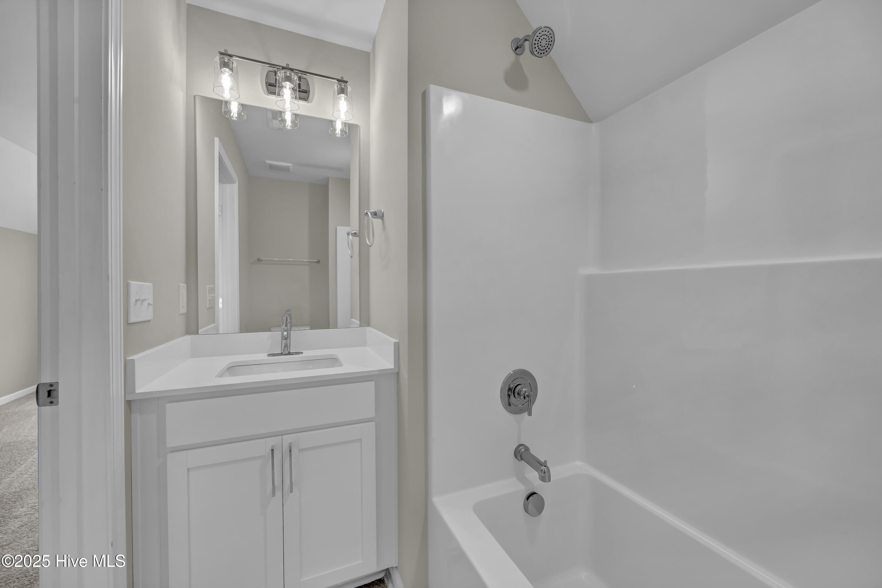 1053 Setting Sun Boulevard NE