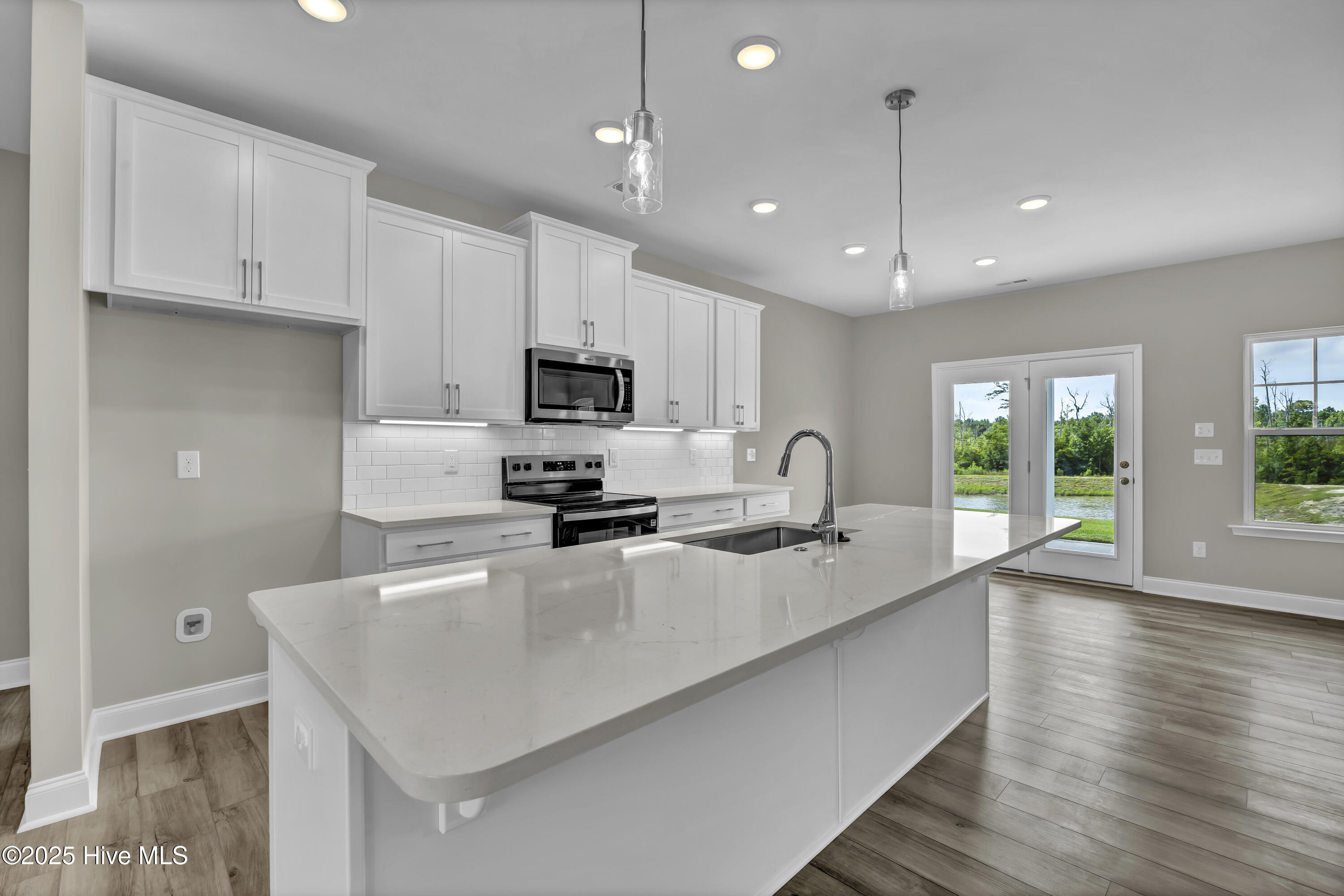 1053 Setting Sun Boulevard NE