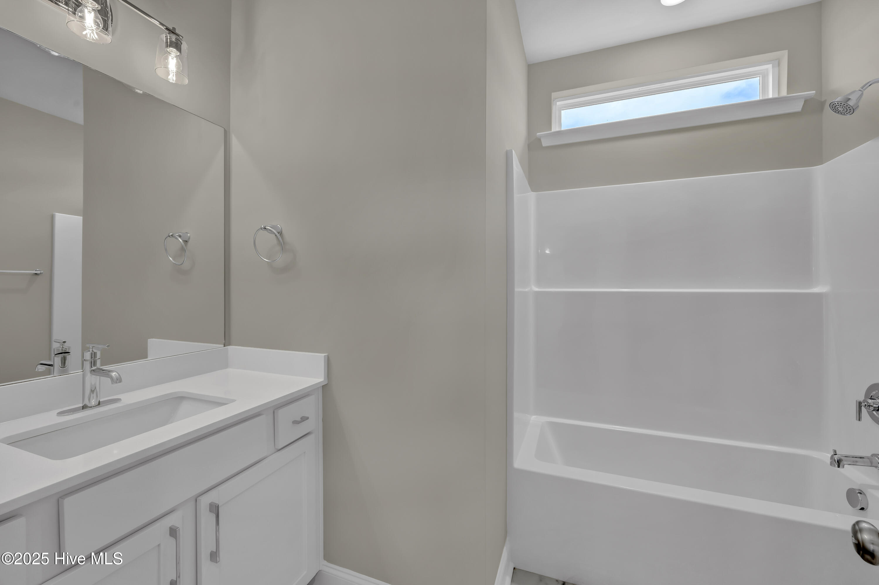1053 Setting Sun Boulevard NE