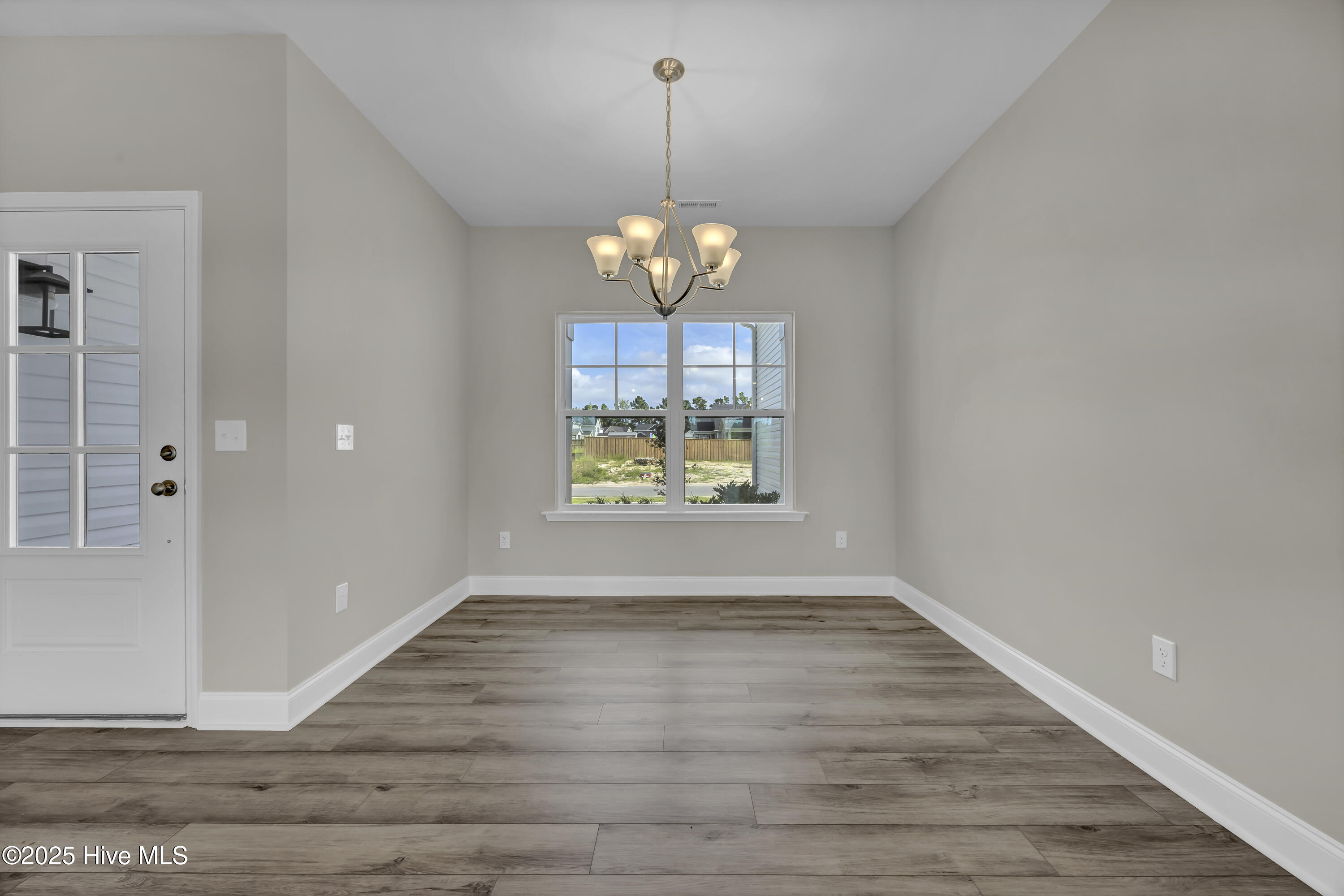 1053 Setting Sun Boulevard NE