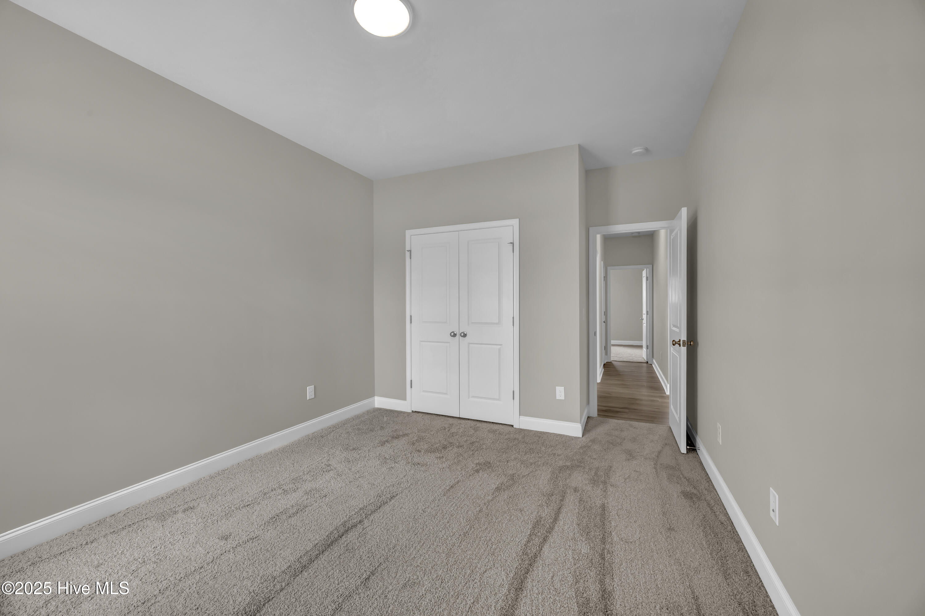 1053 Setting Sun Boulevard NE