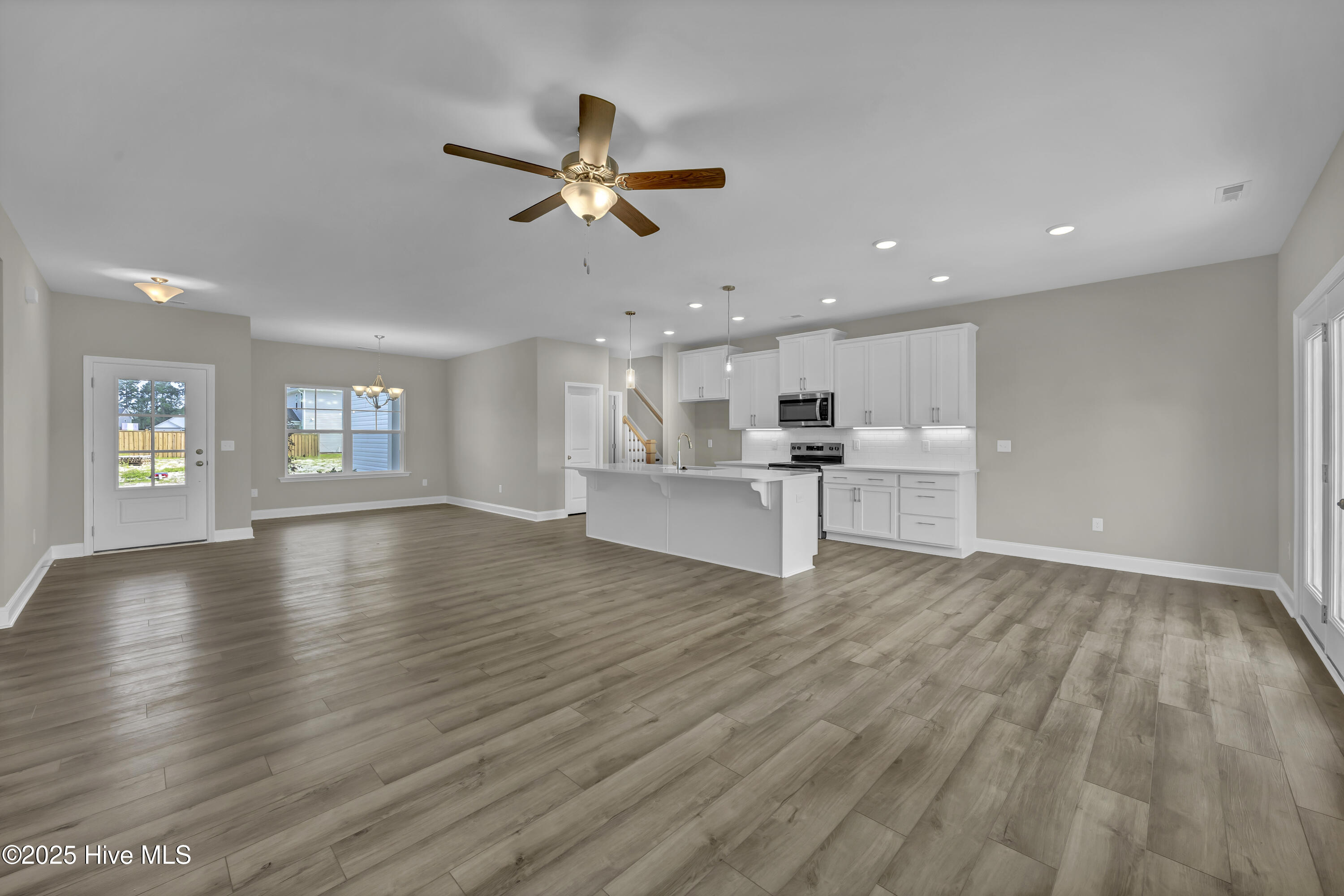 1053 Setting Sun Boulevard NE
