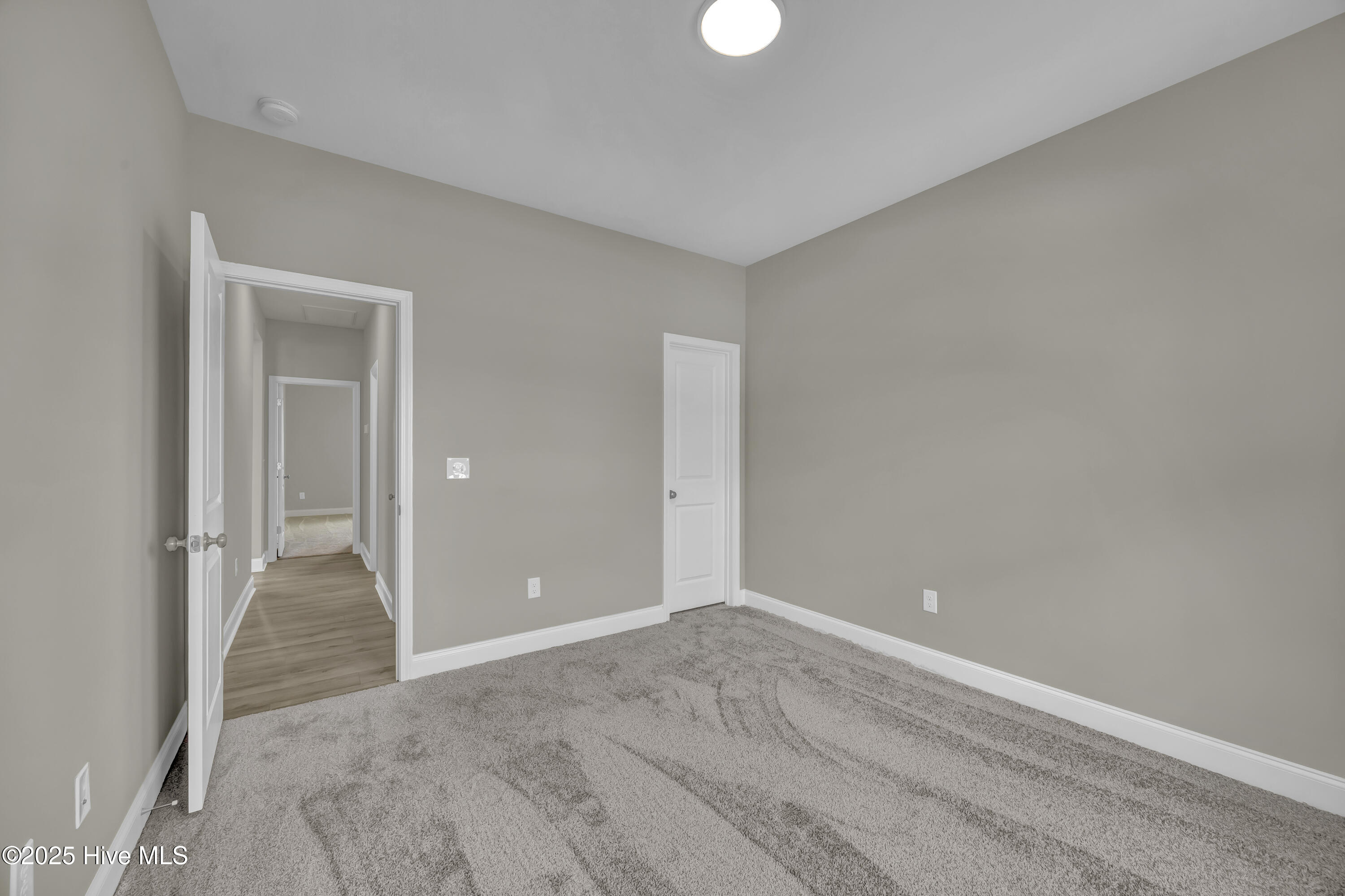 1053 Setting Sun Boulevard NE
