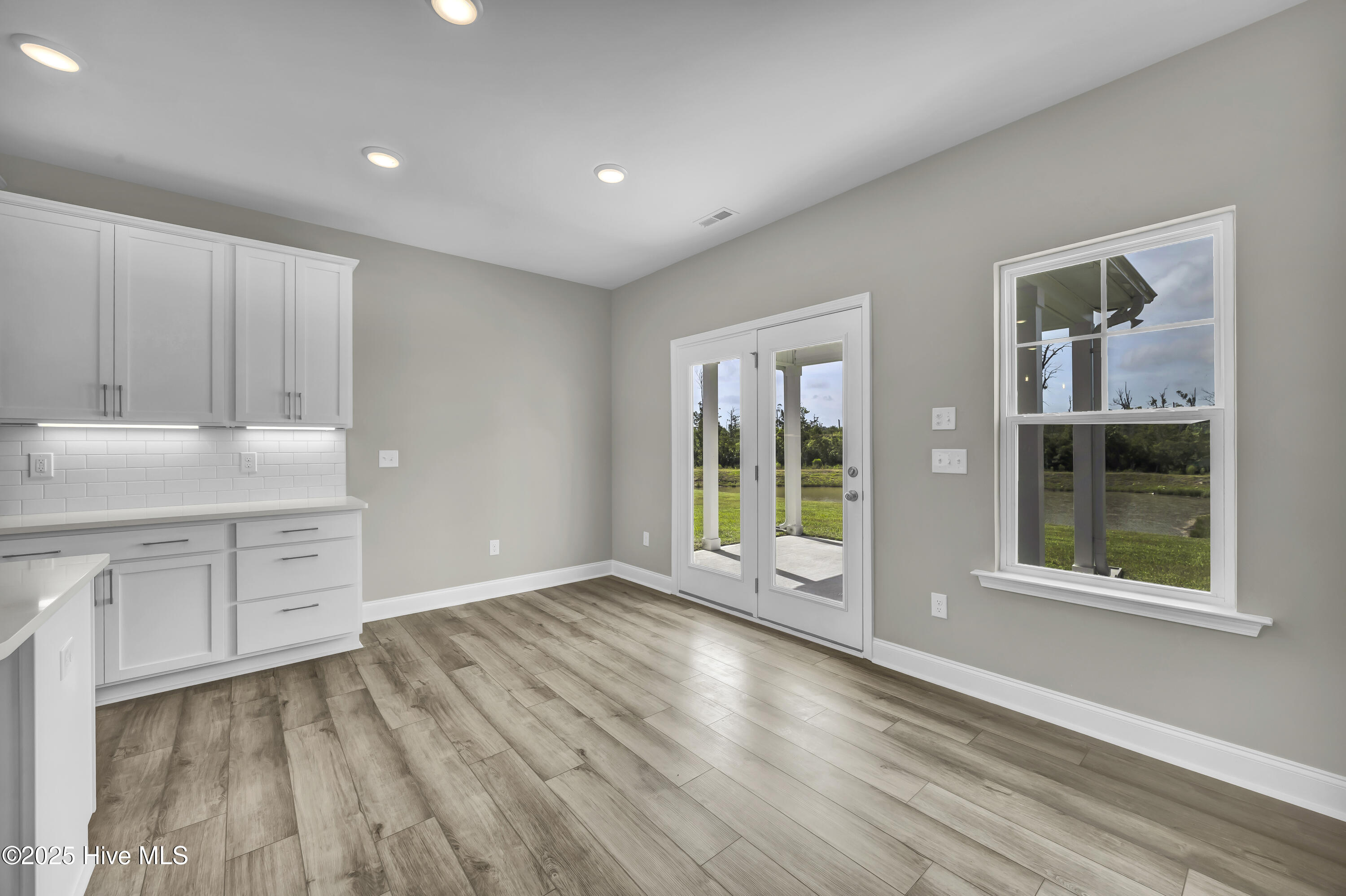 1053 Setting Sun Boulevard NE
