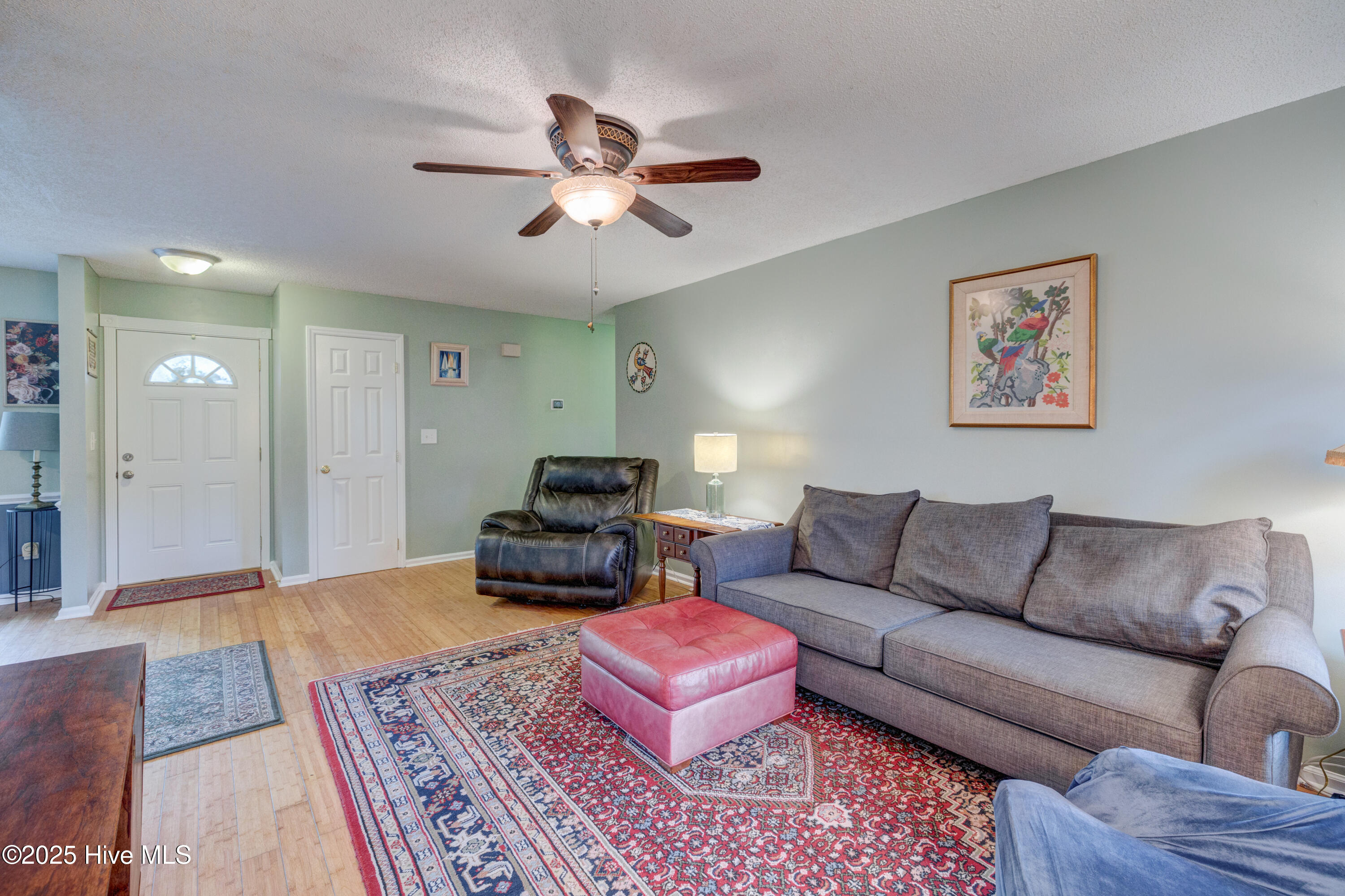 1525 Pointer Lane