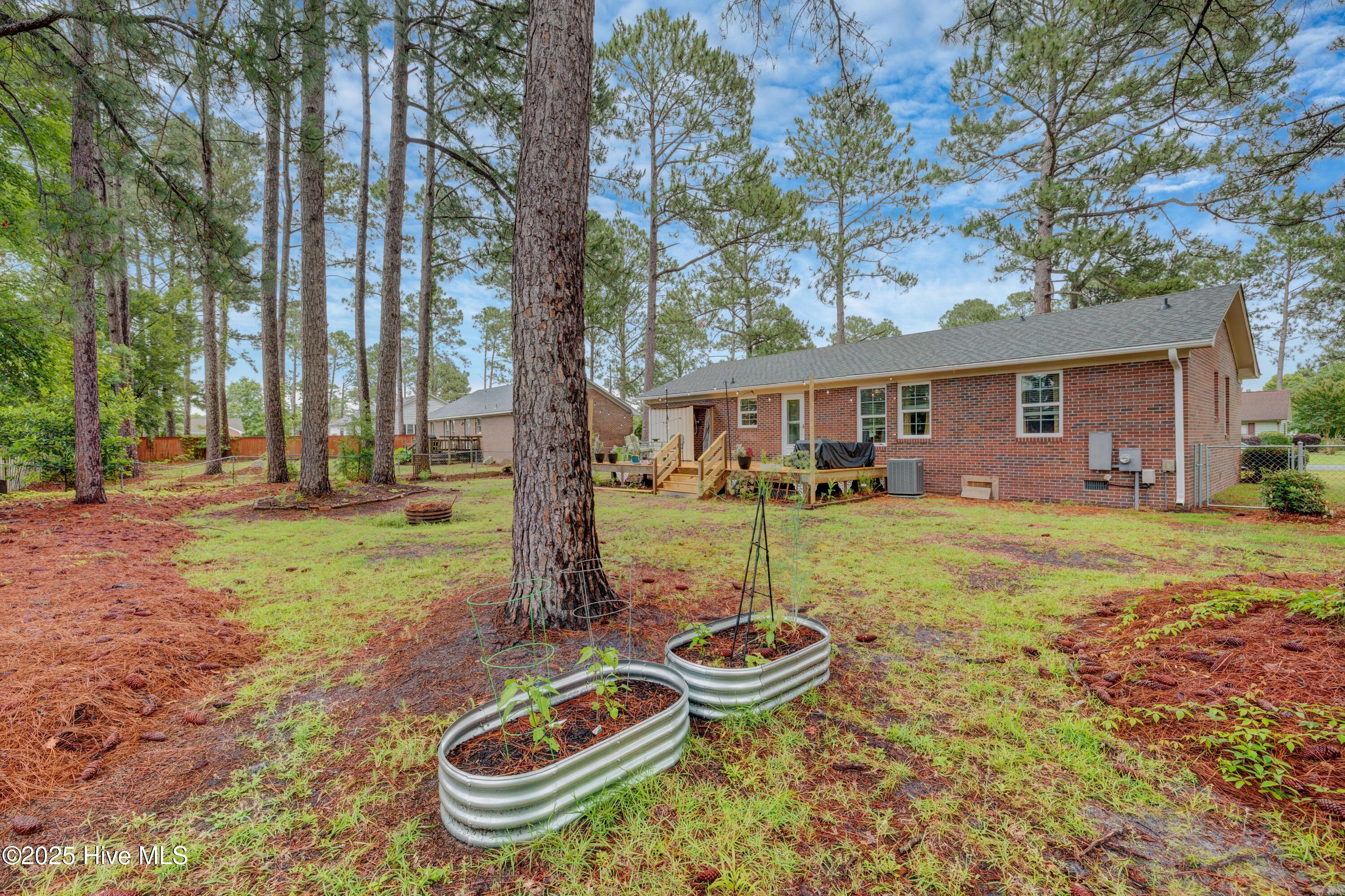 1525 Pointer Lane