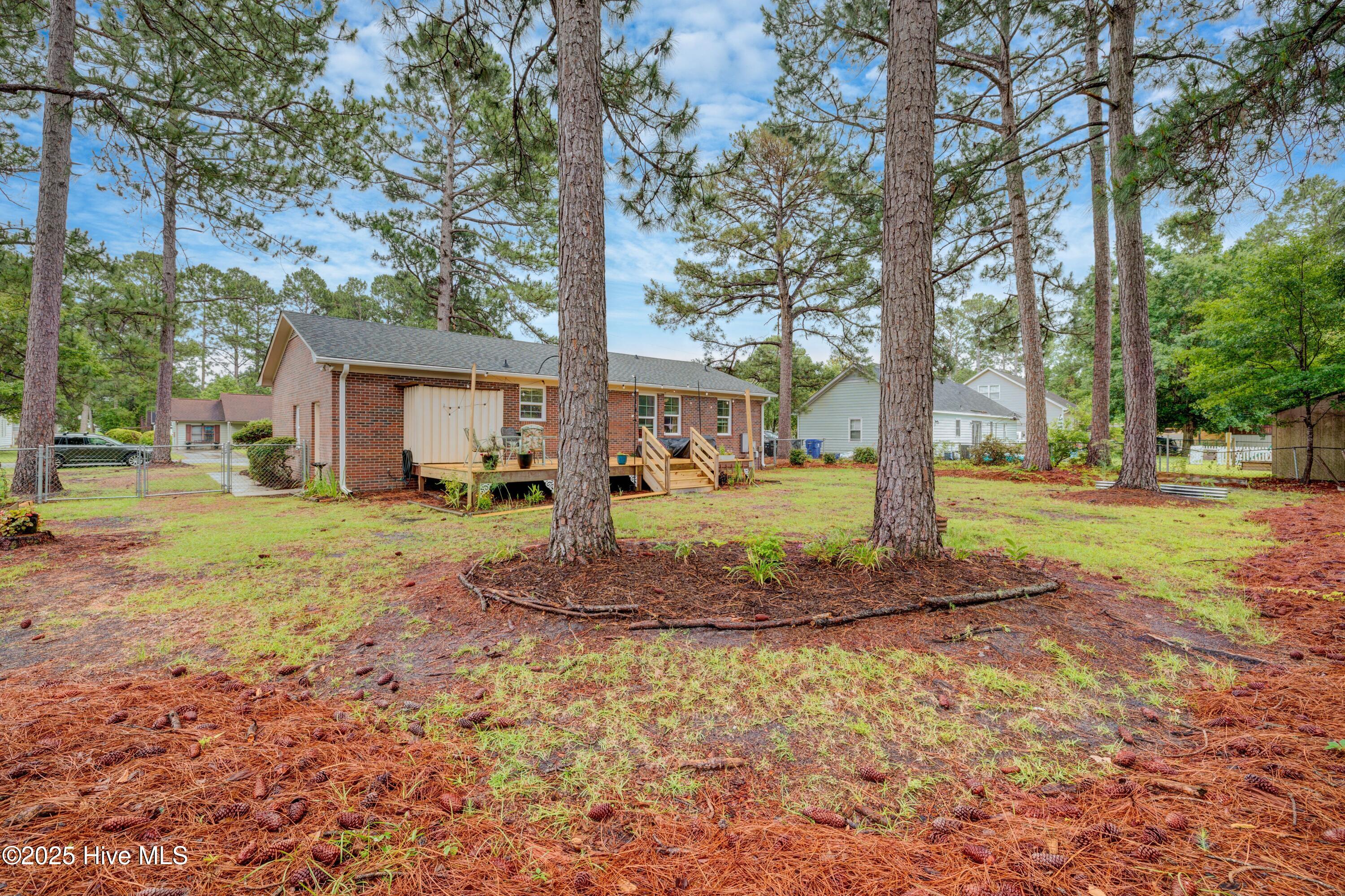 1525 Pointer Lane